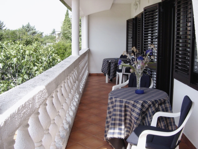 Three bedroom apartment with terrace and sea view Novi Vinodolski  A-a