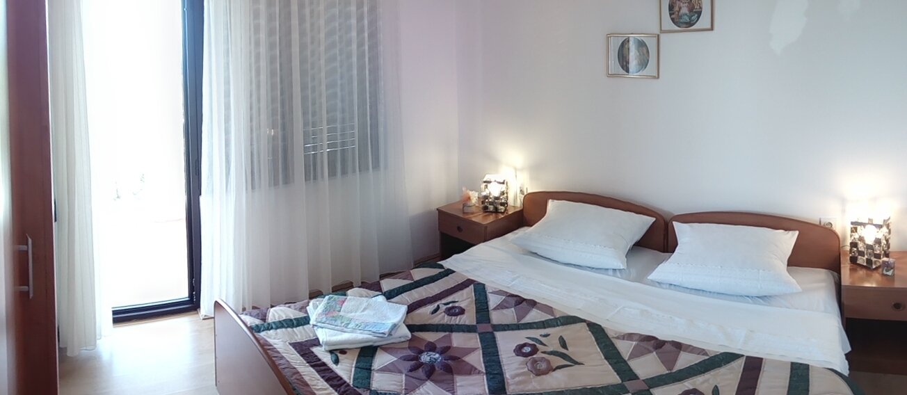 Three bedroom apartment with terrace and sea view Novi Vinodolski  A-a