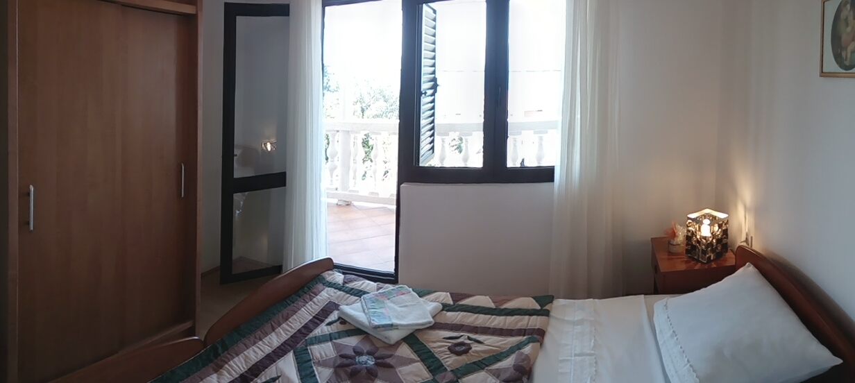 Three bedroom apartment with terrace and sea view Novi Vinodolski  A-a