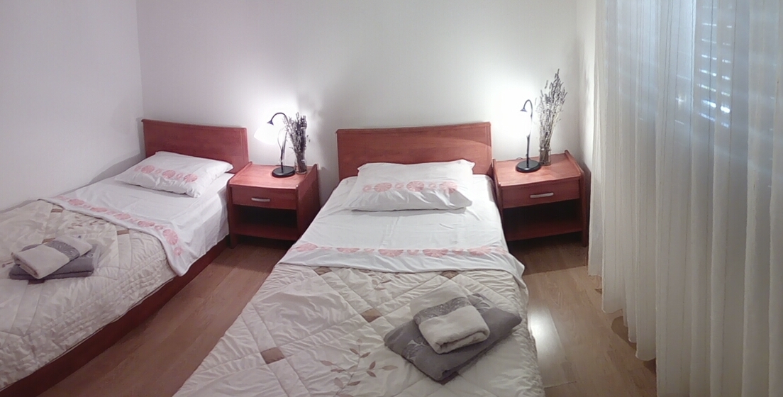 Three bedroom apartment with terrace and sea view Novi Vinodolski  A-a