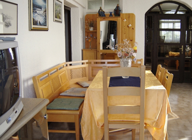 Three bedroom apartment with terrace and sea view Novi Vinodolski  A-a