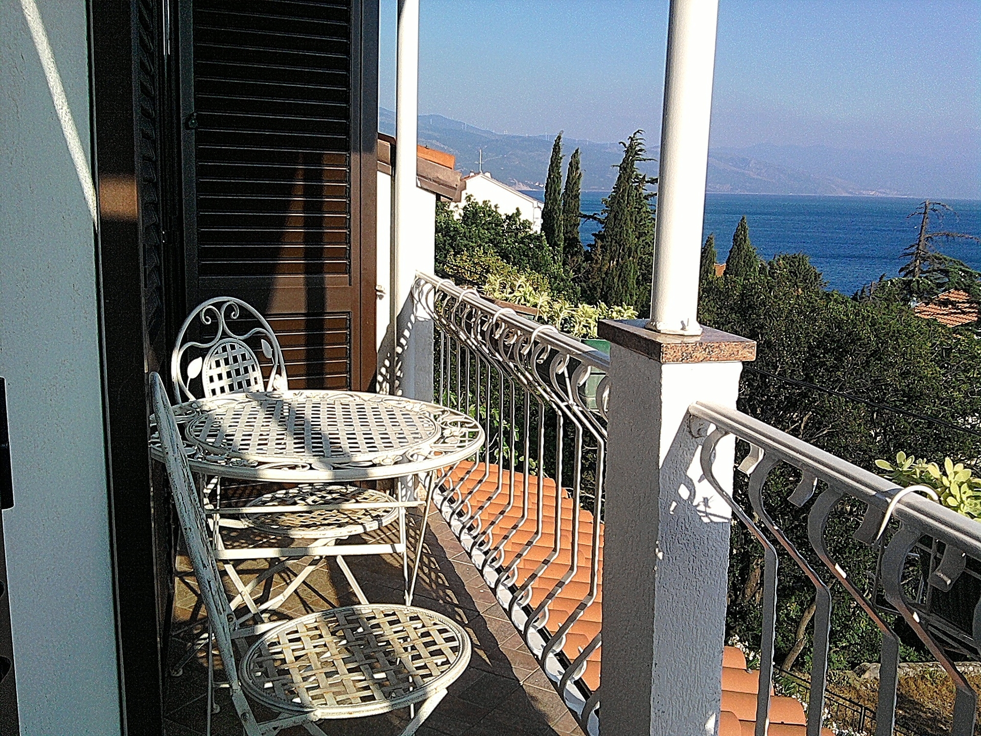 Two bedroom apartment with terrace and sea view Novi Vinodolski  A-b