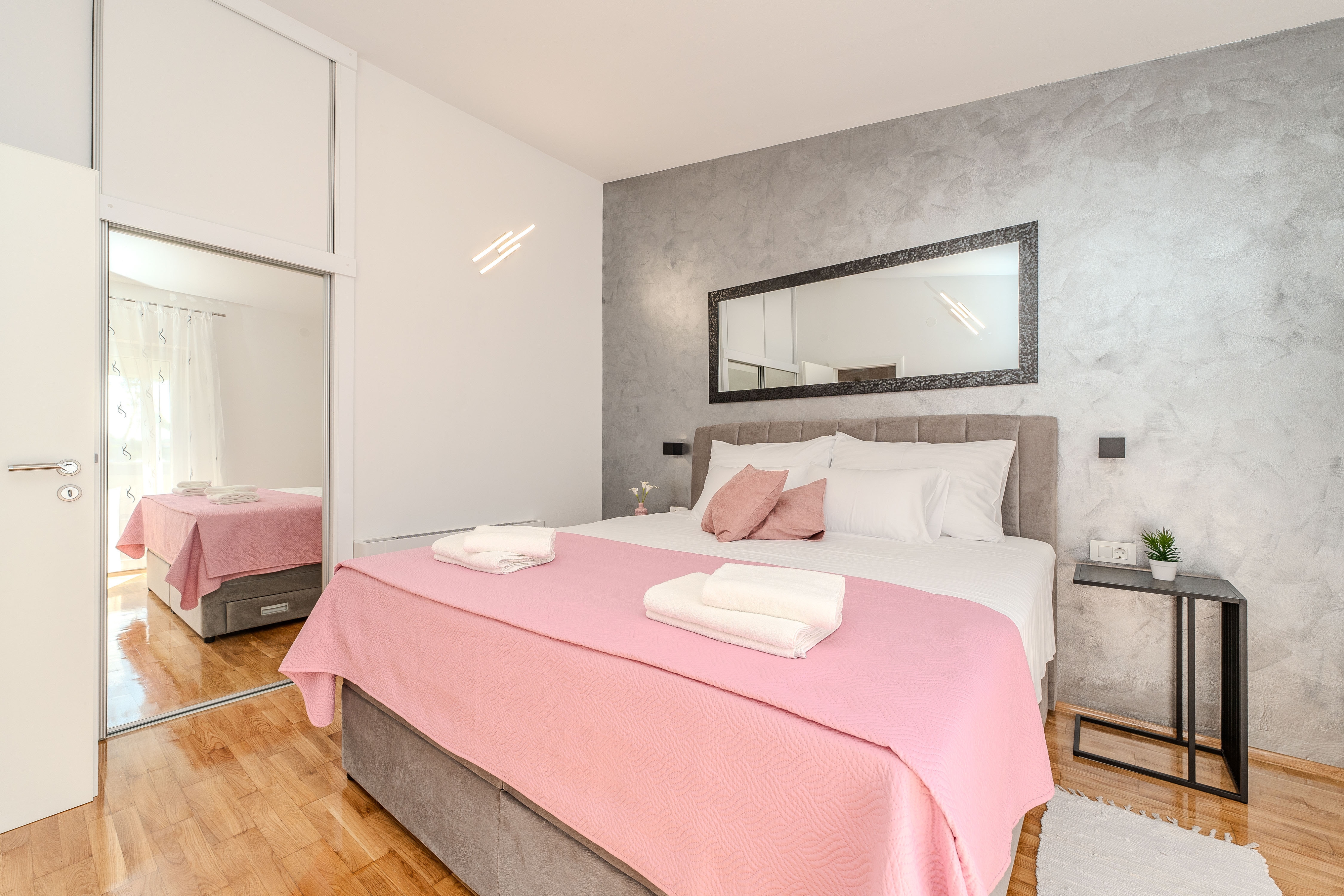 Two bedroom apartment with terrace and sea view Privlaka, Zadar  A-a
