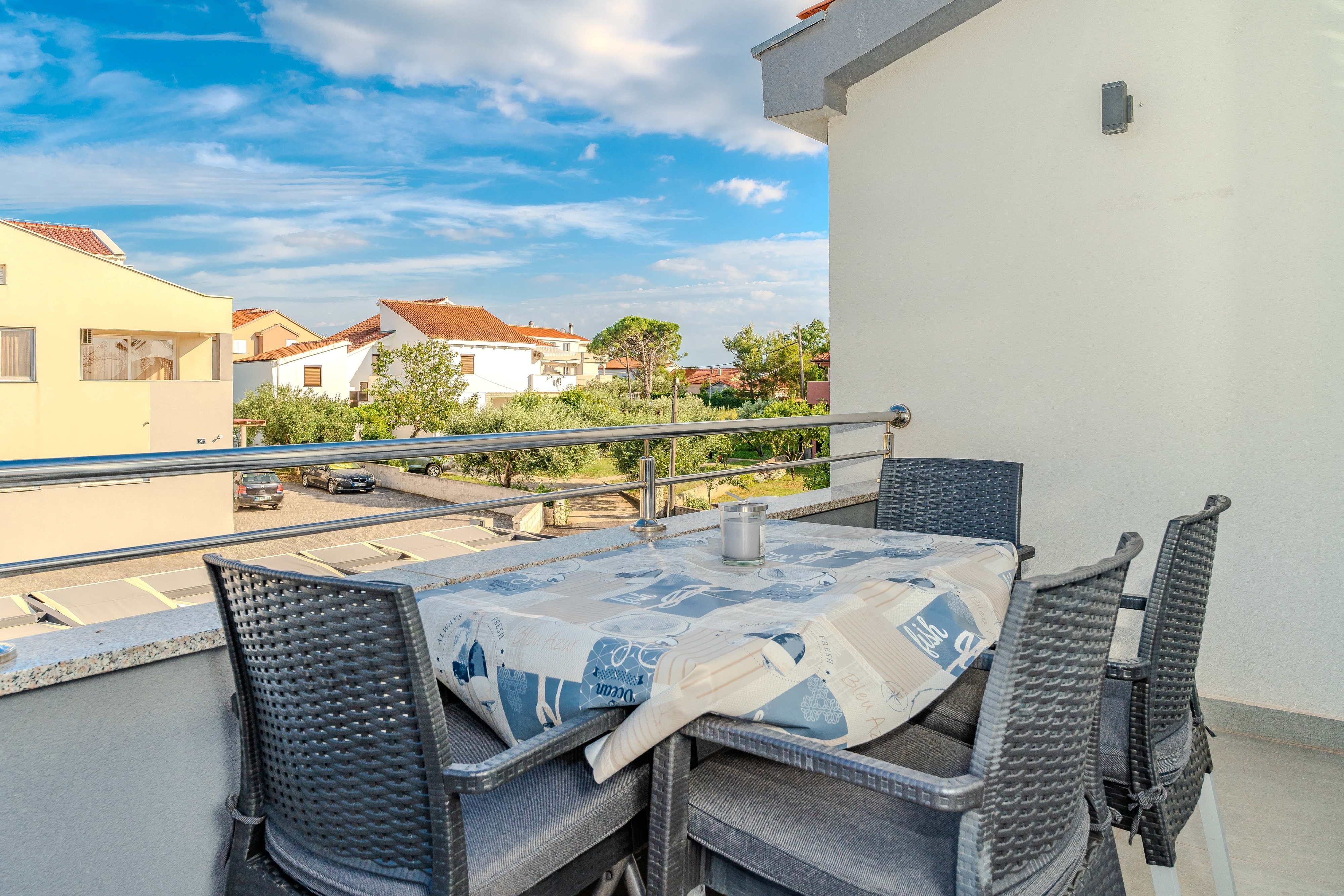 One bedroom apartment with balcony and sea view Privlaka, Zadar  A-d