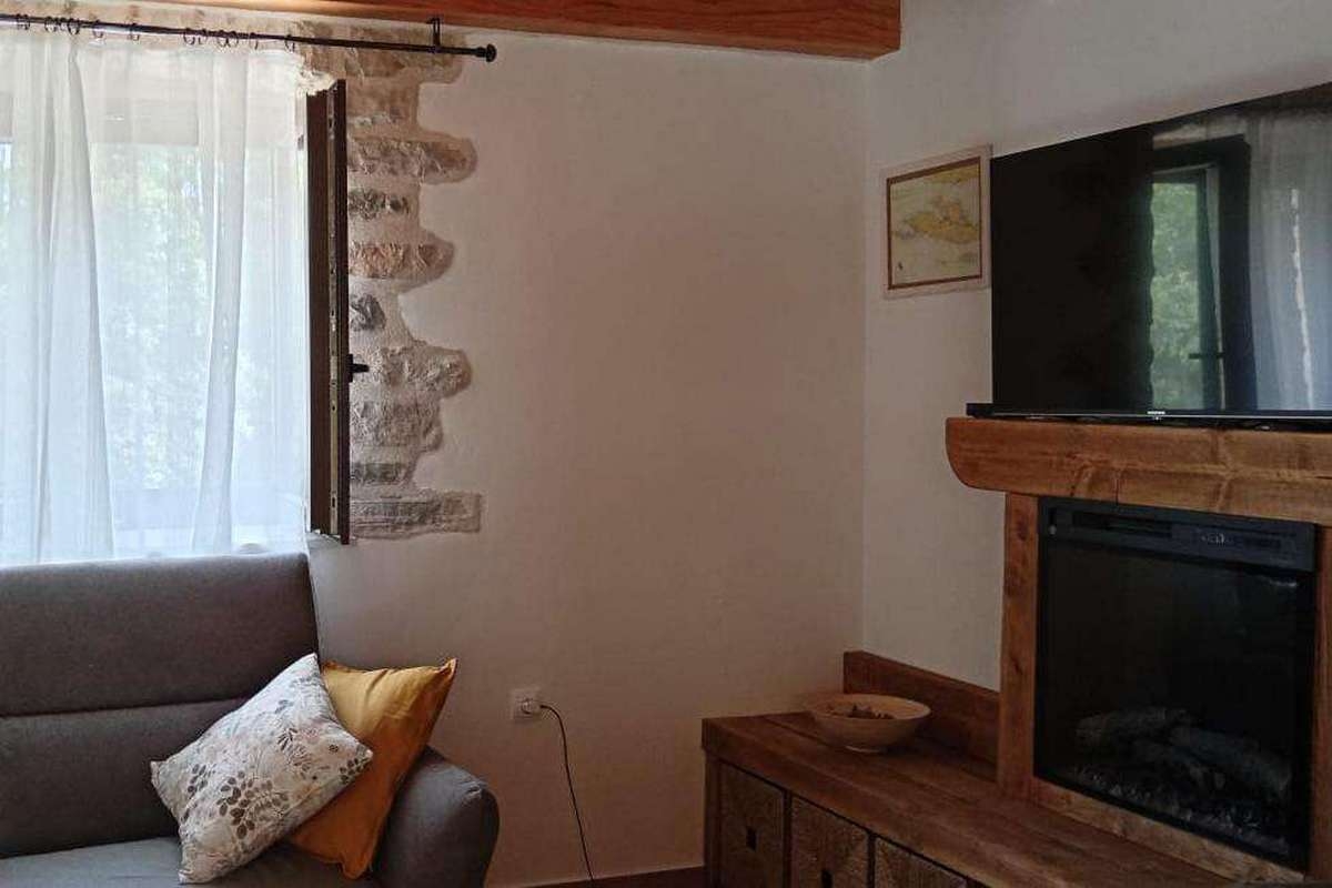Three bedroom house with terrace Basina, Hvar  K