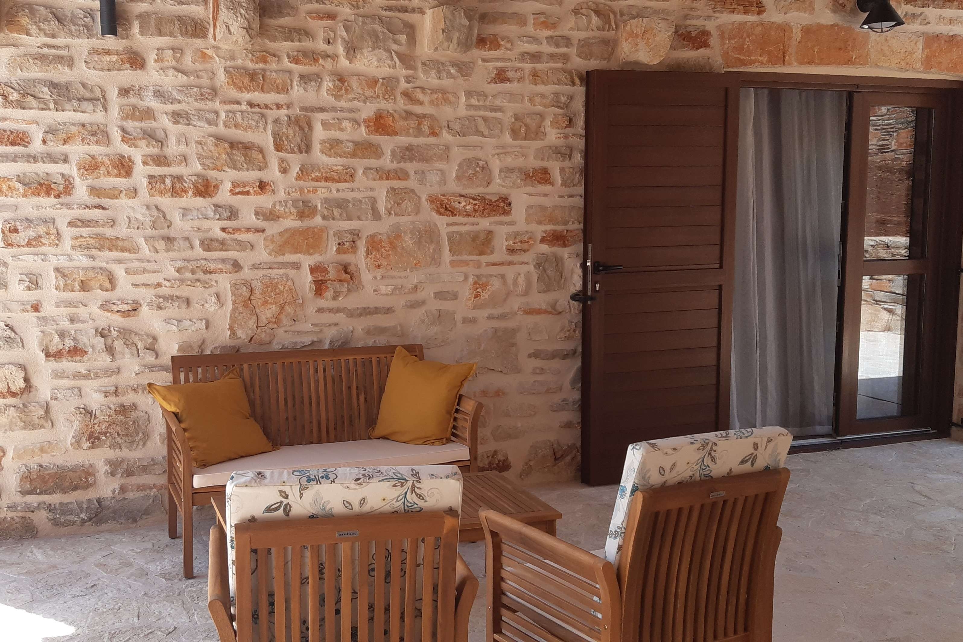 Three bedroom house with terrace Basina, Hvar  K