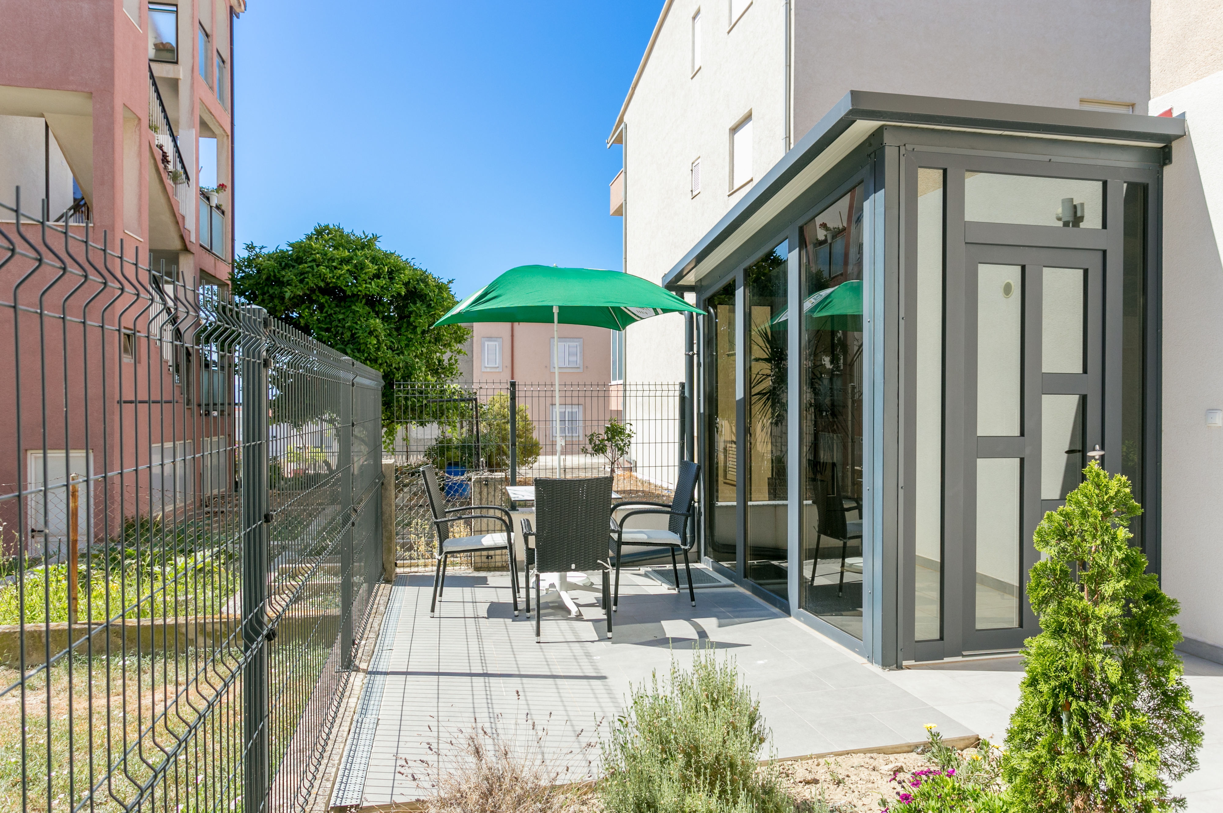 Studio flat with terrace Stobreč, Split  AS-a