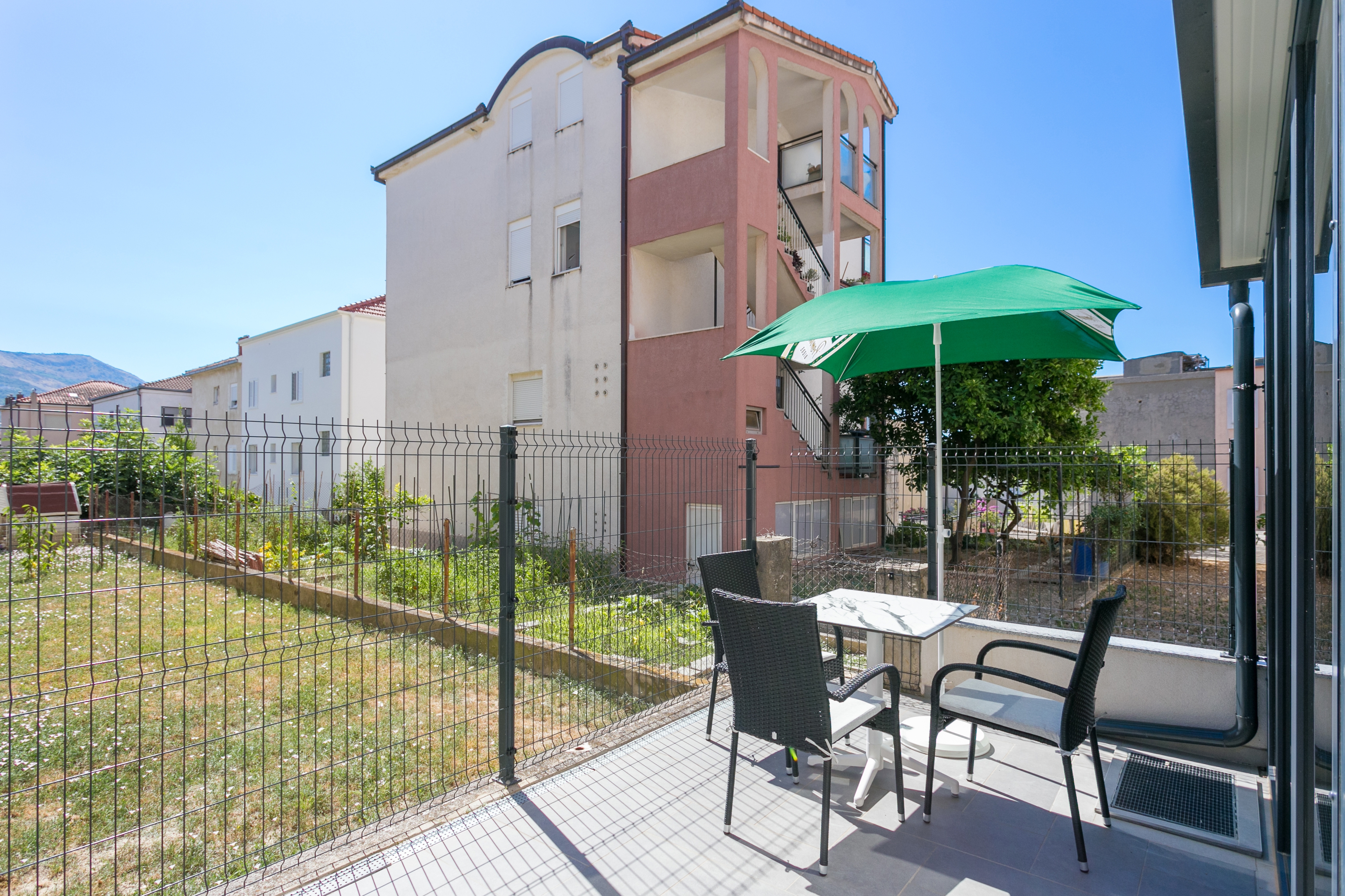 Studio flat with terrace Stobreč, Split  AS-a