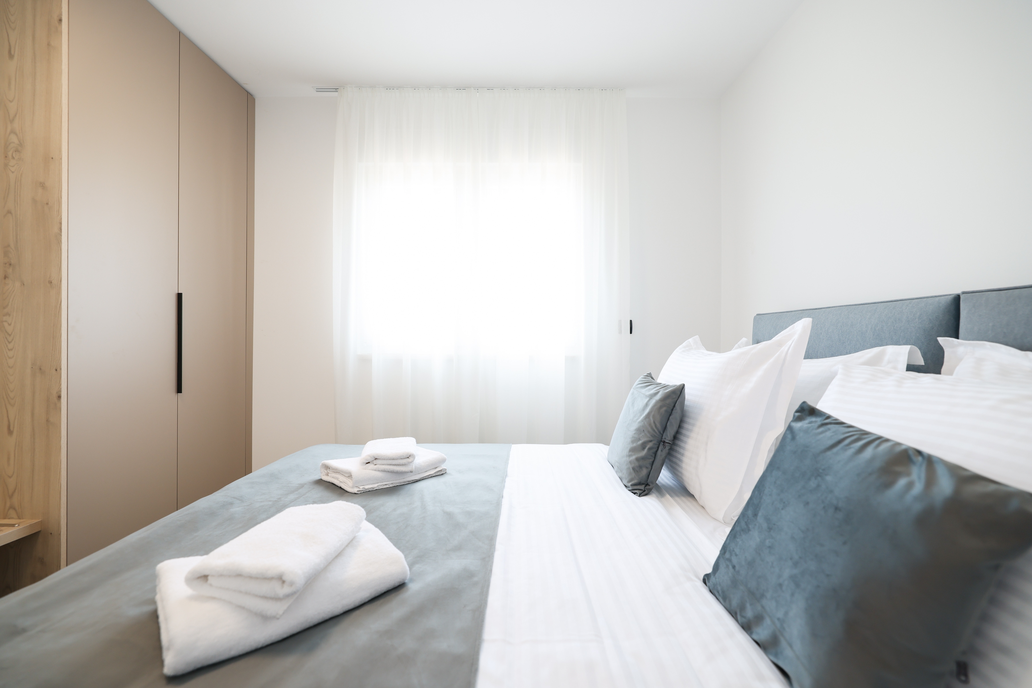 Two bedroom apartment with terrace and sea view Privlaka, Zadar  A-b