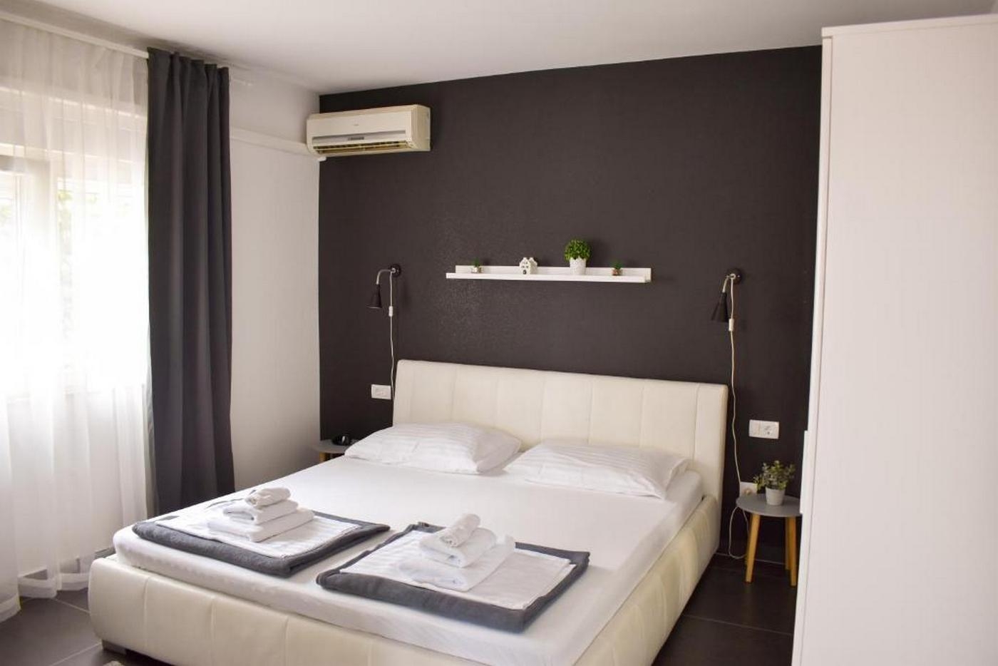 Two bedroom apartment with terrace and sea view Novi Vinodolski  A-a