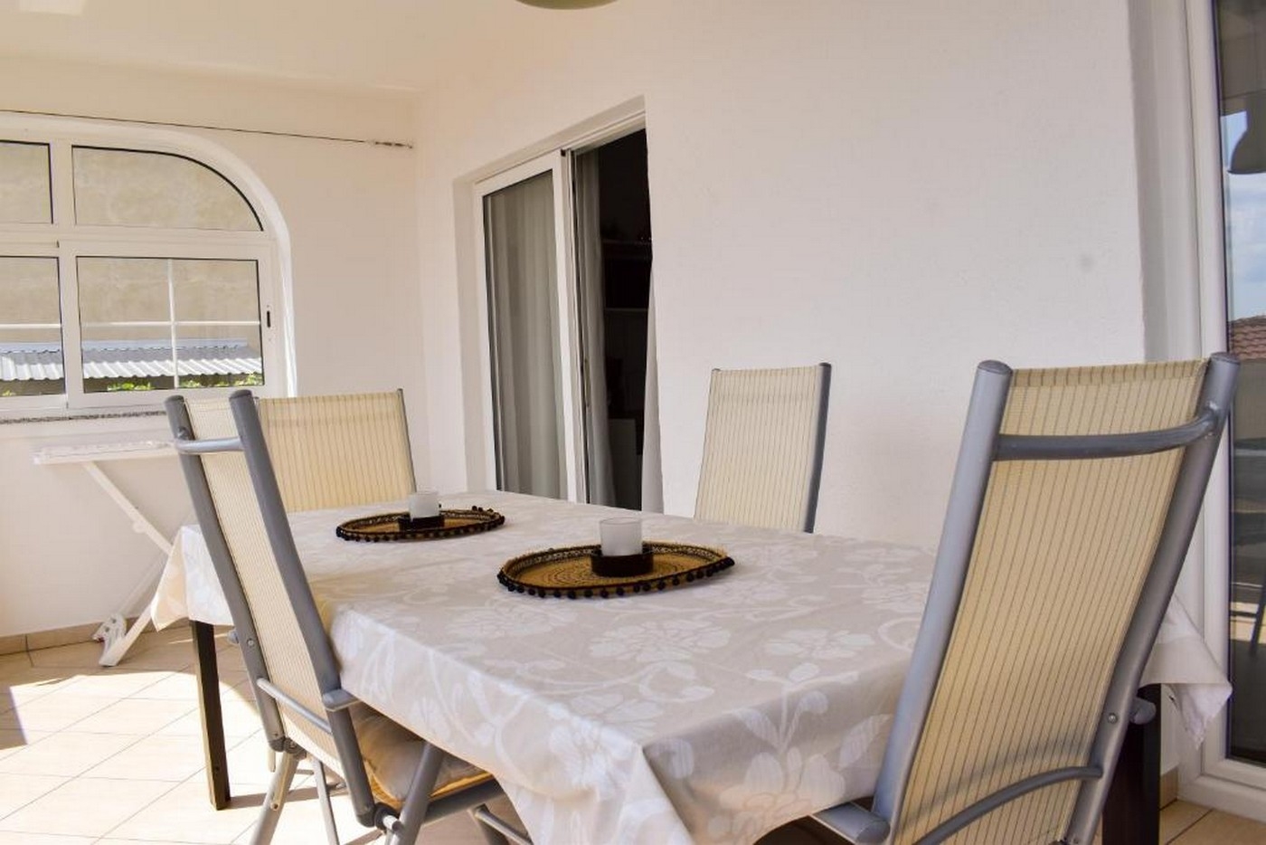 Two bedroom apartment with terrace and sea view Novi Vinodolski  A-a