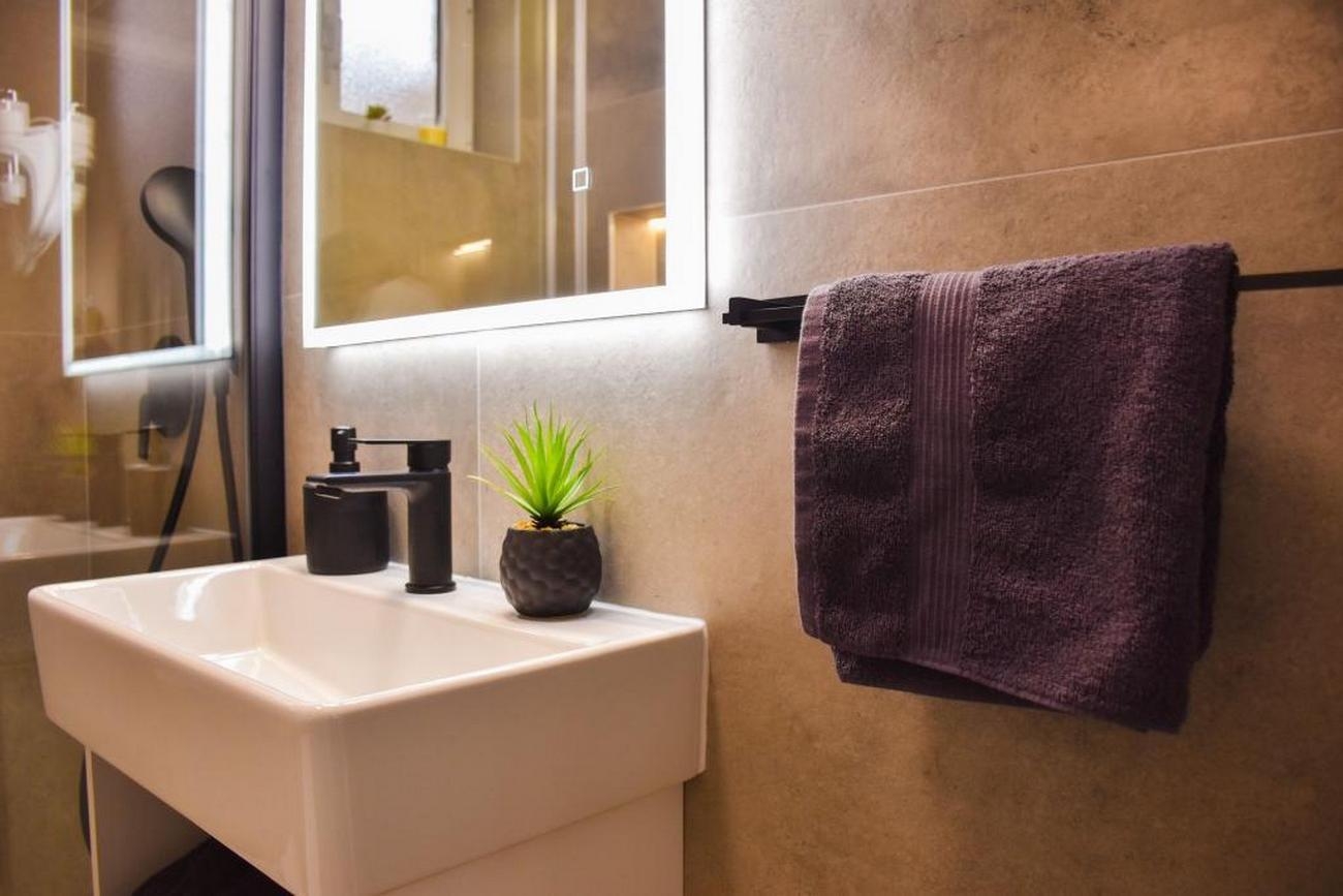 One bedroom apartment with terrace Novi Vinodolski  A-b