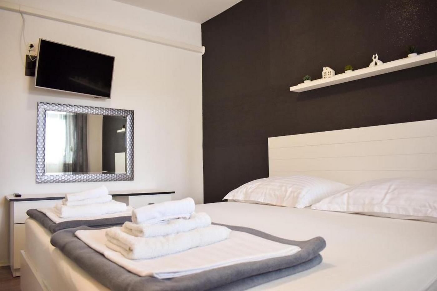 One bedroom apartment with terrace Novi Vinodolski  A-b