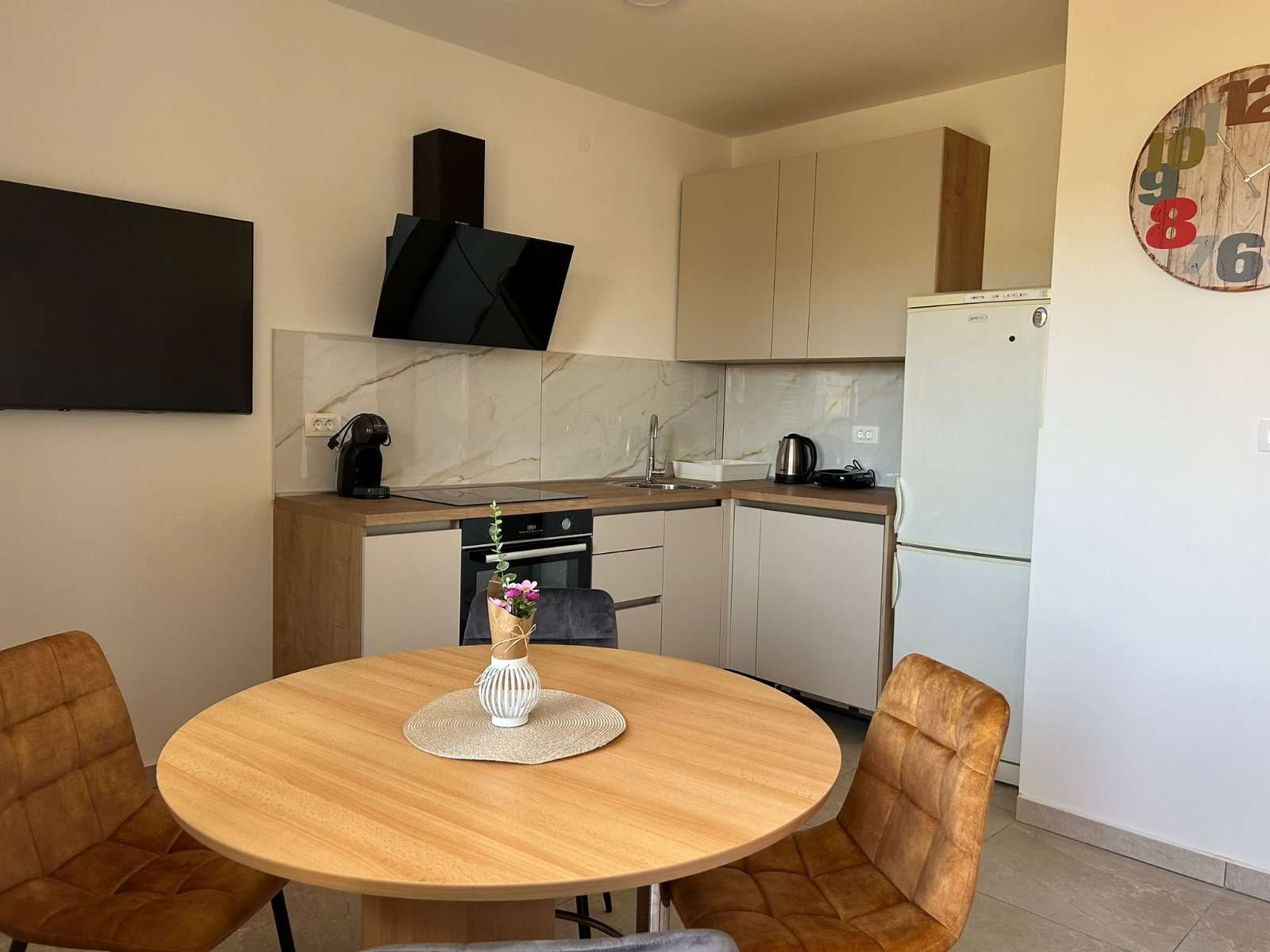 Two bedroom apartment with balcony Jezera, Murter  A-a