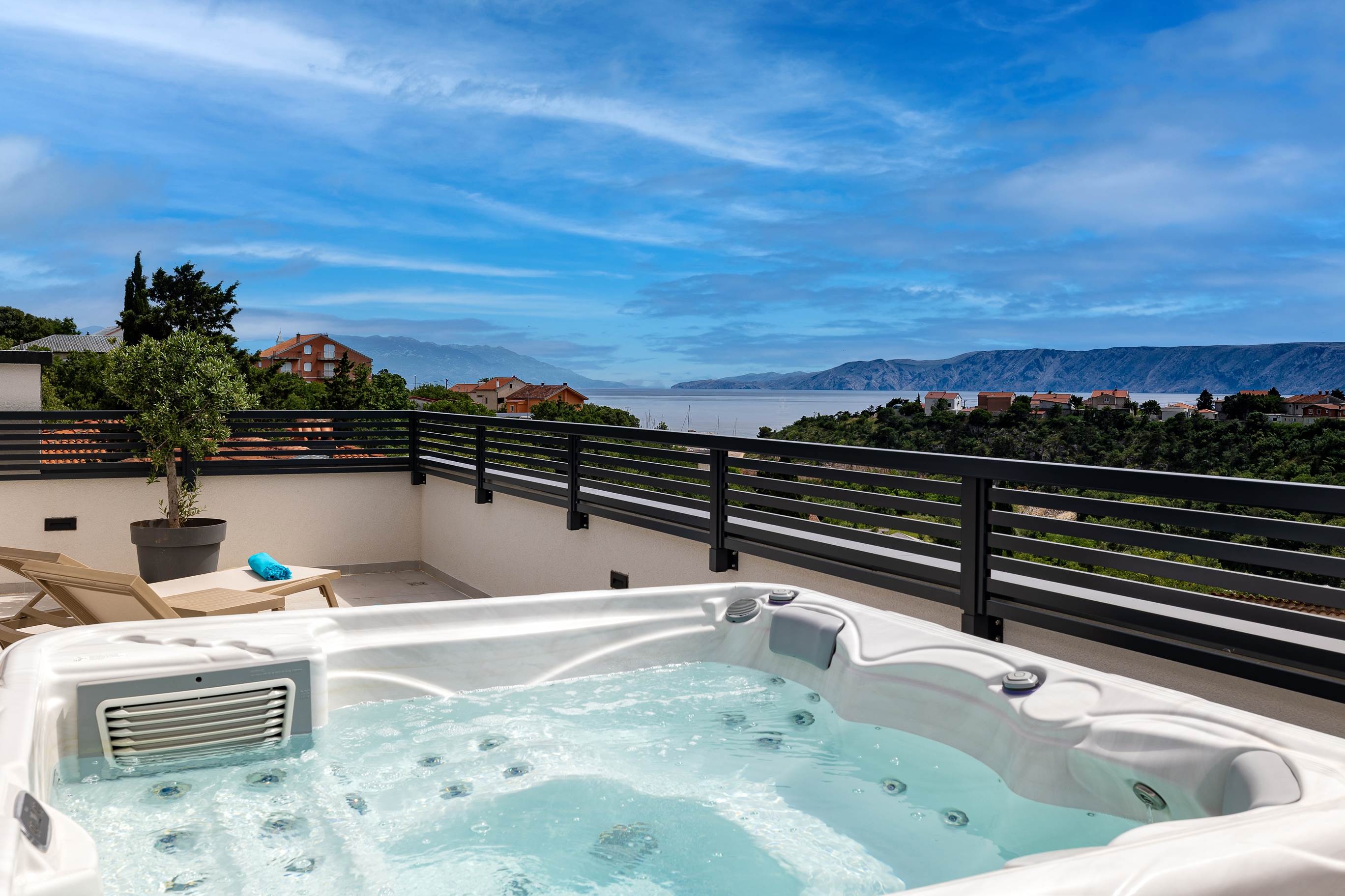 Three bedroom house with terrace and sea view Novi Vinodolski (K-23484)