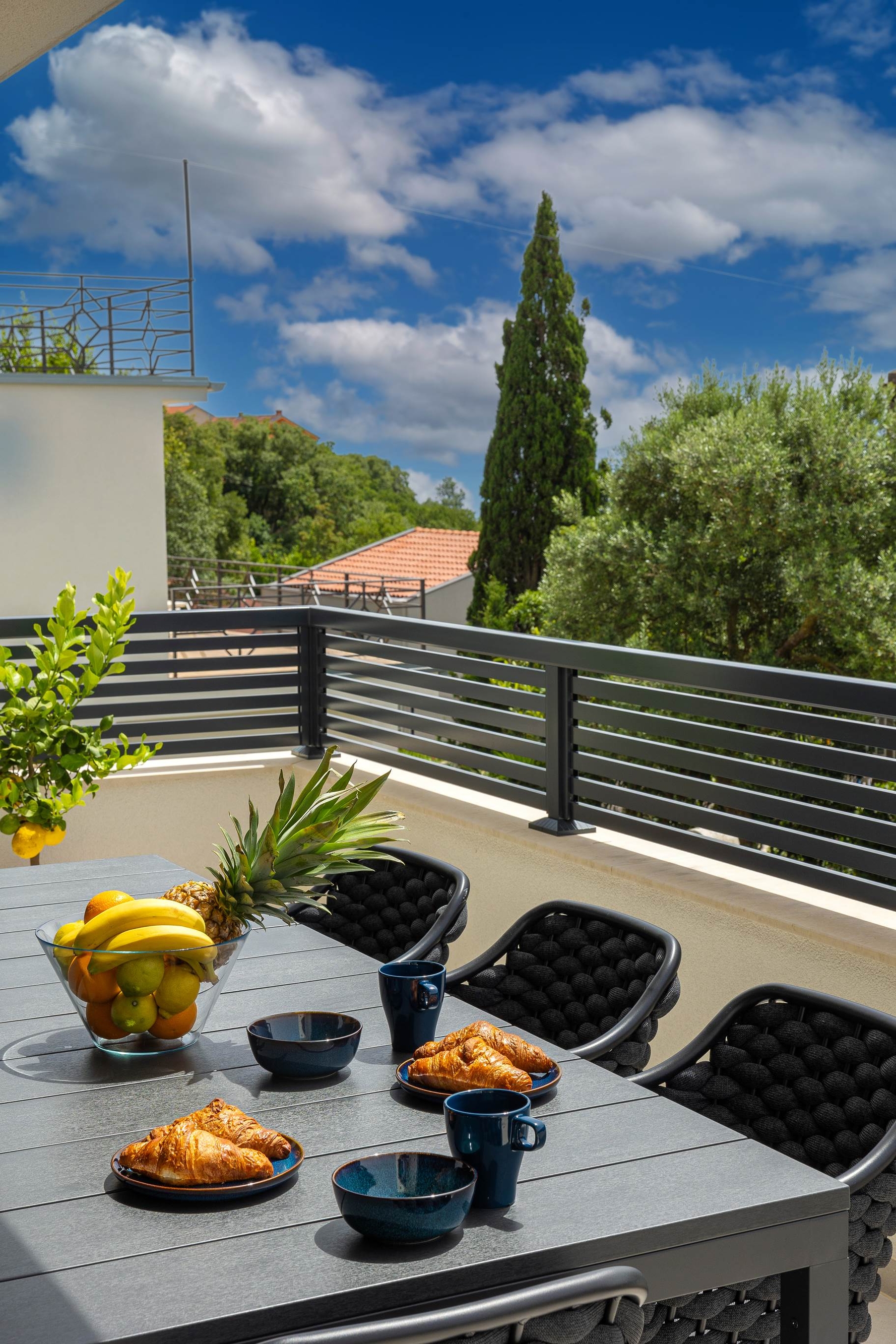 Three bedroom house with terrace and sea view Novi Vinodolski  K