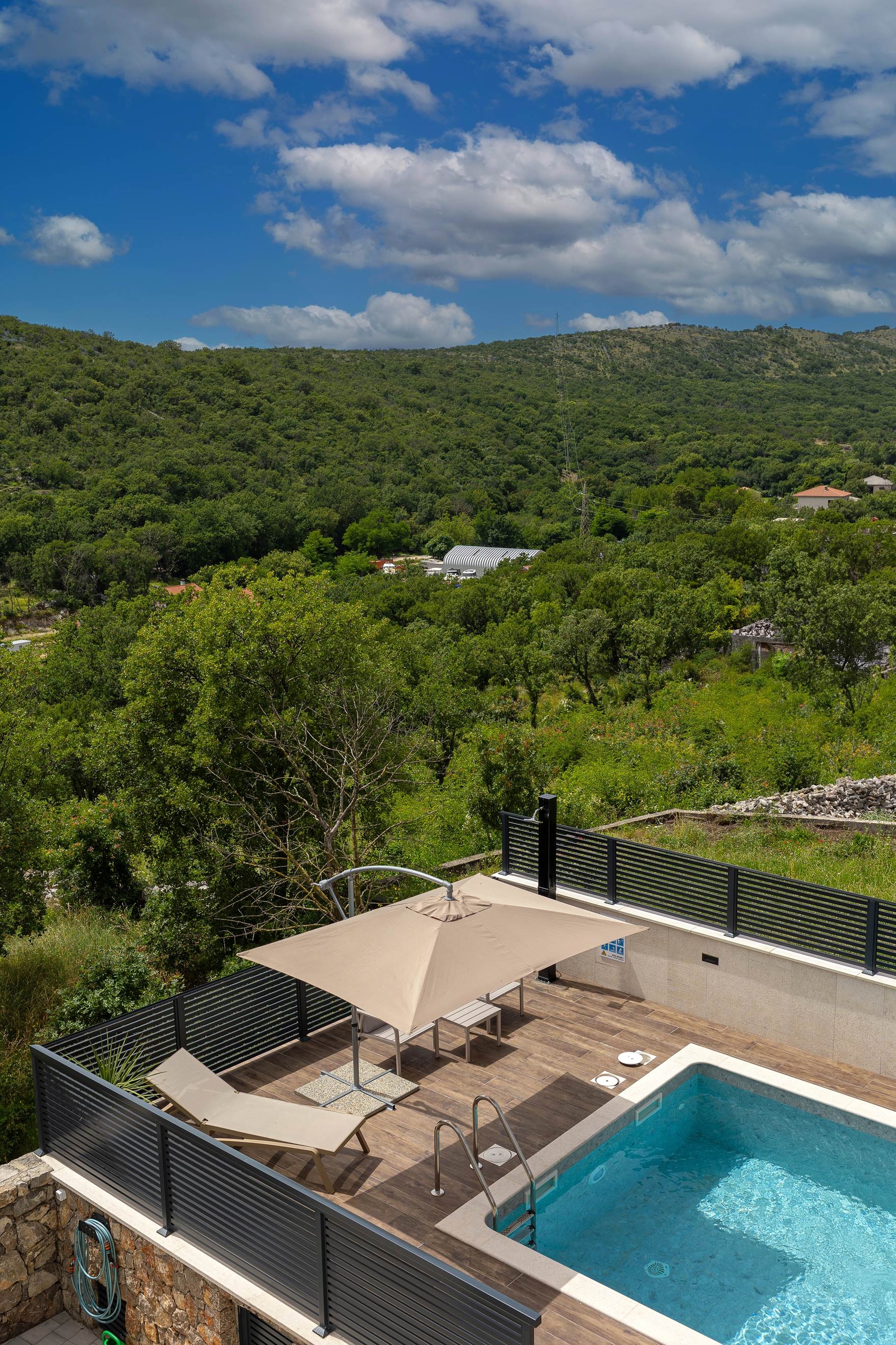 Three bedroom house with terrace and sea view Novi Vinodolski  K