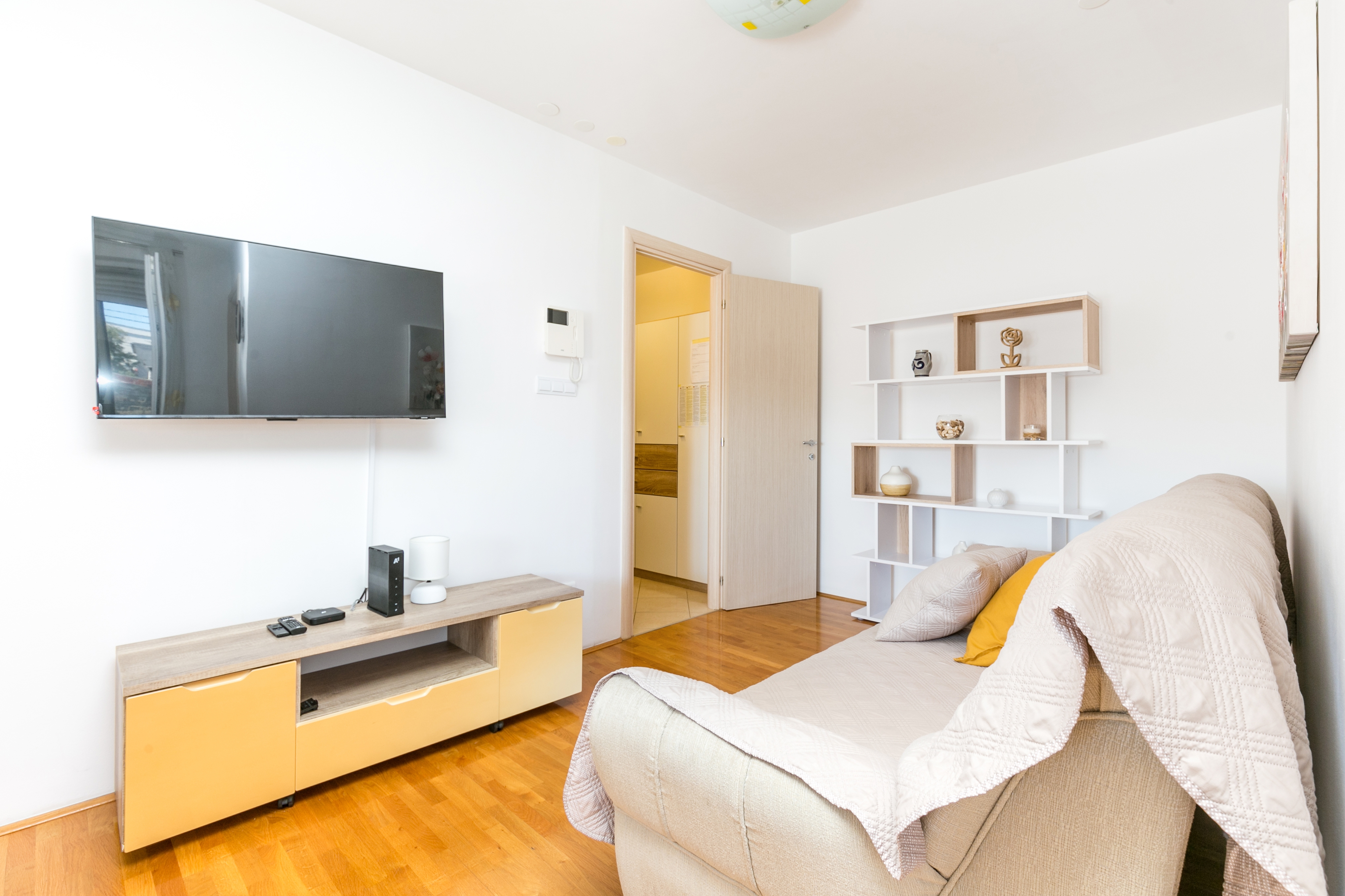 One bedroom apartment with terrace Split (A-23485-a) One bedroom apartment with terrace Split (A-23485-a)