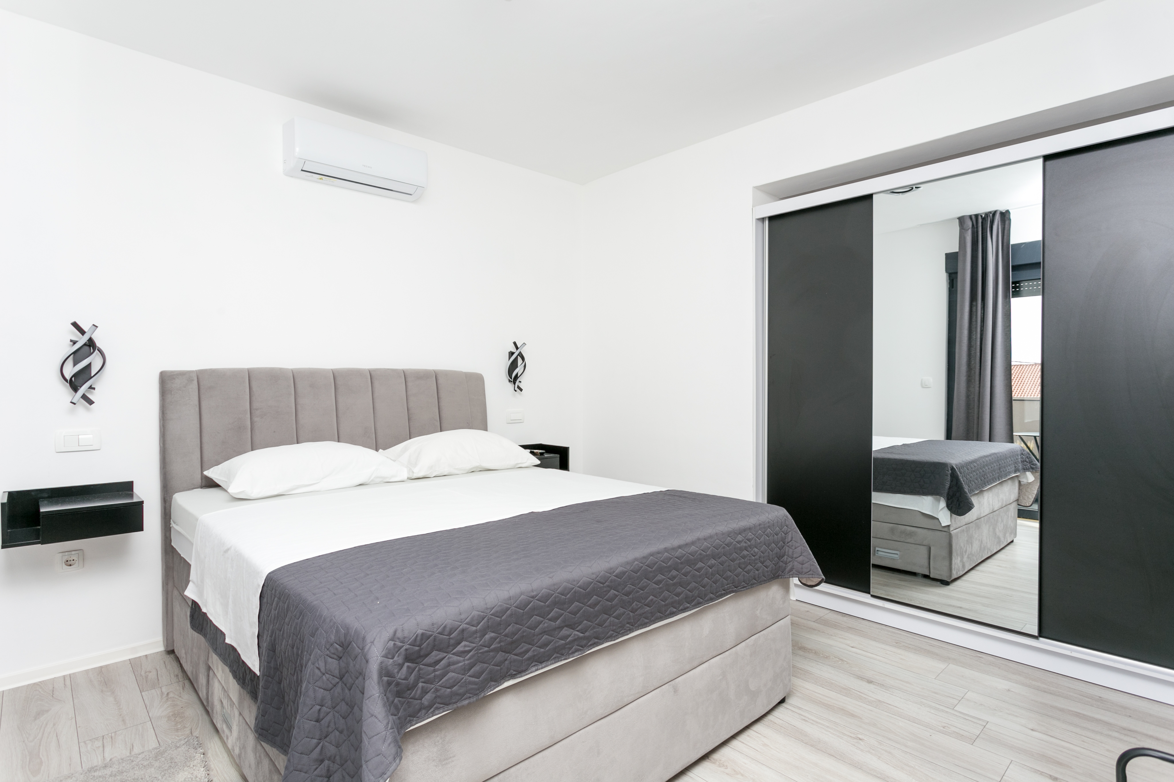 Comfortable and spacious house with terrace Kaštel Štafilić, Kaštela  K