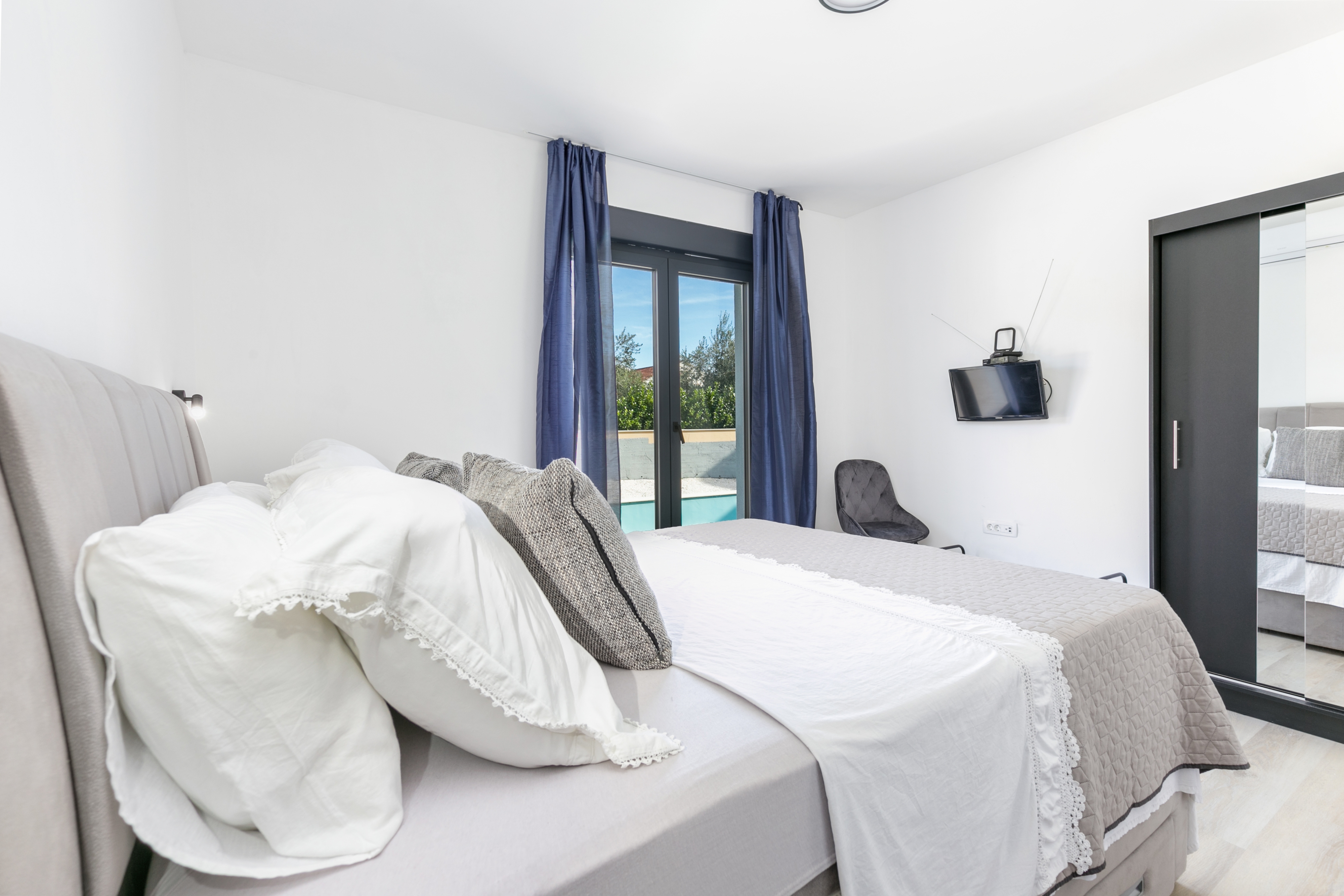 Comfortable and spacious house with terrace Kaštel Štafilić, Kaštela  K