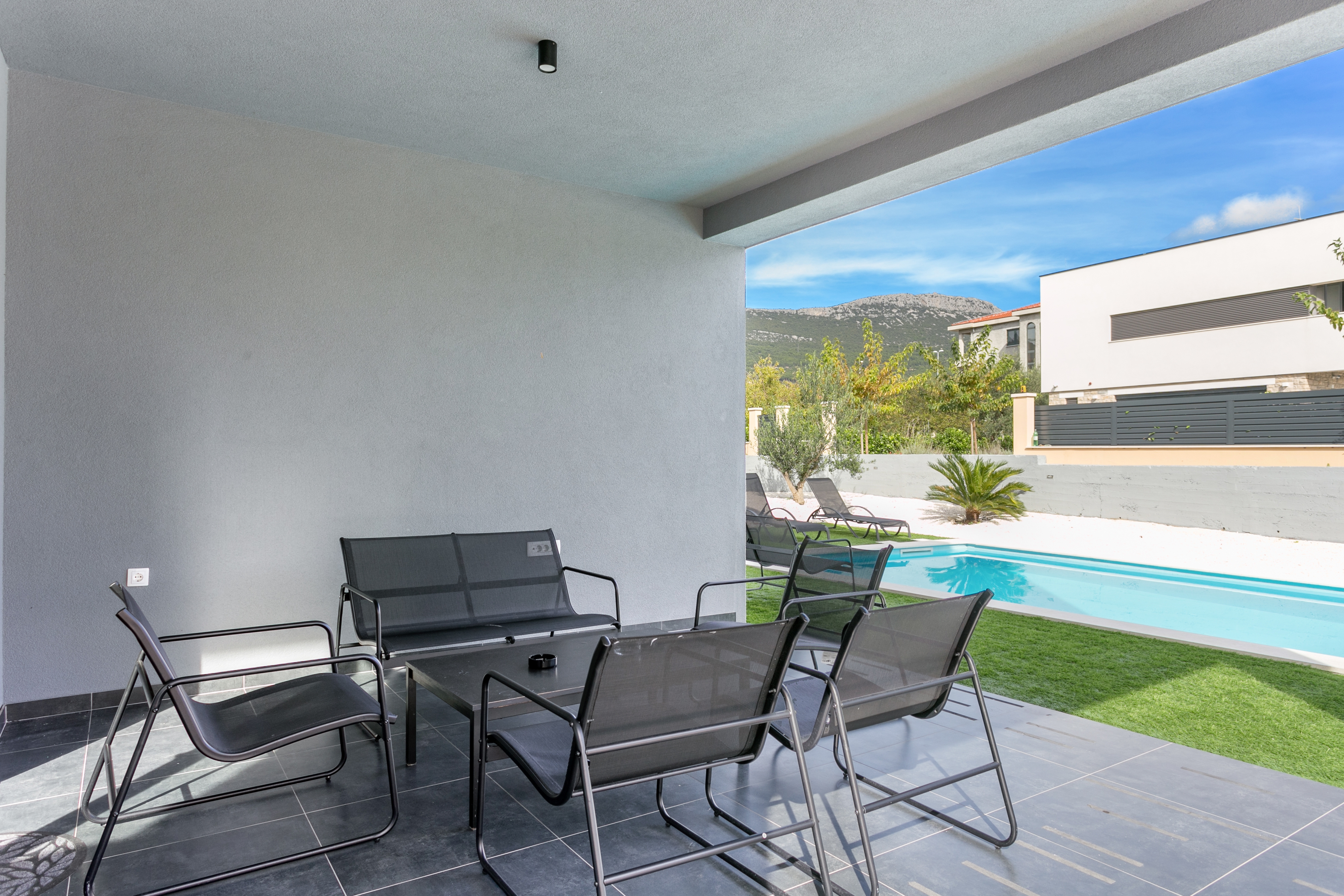 Comfortable and spacious house with terrace Kaštel Štafilić, Kaštela  K