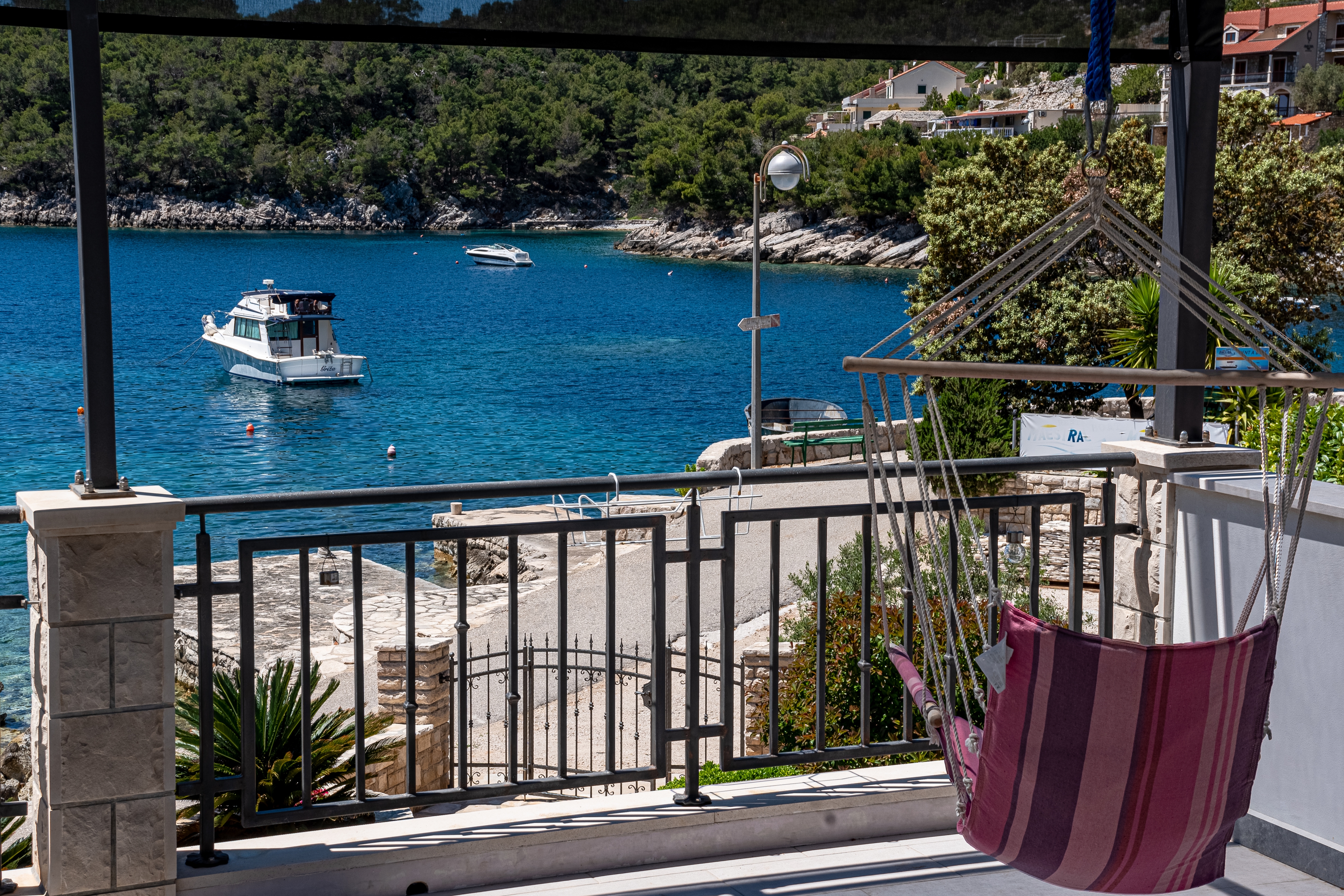 Comfortable and spacious house near beach Gršćica, Korčula  K