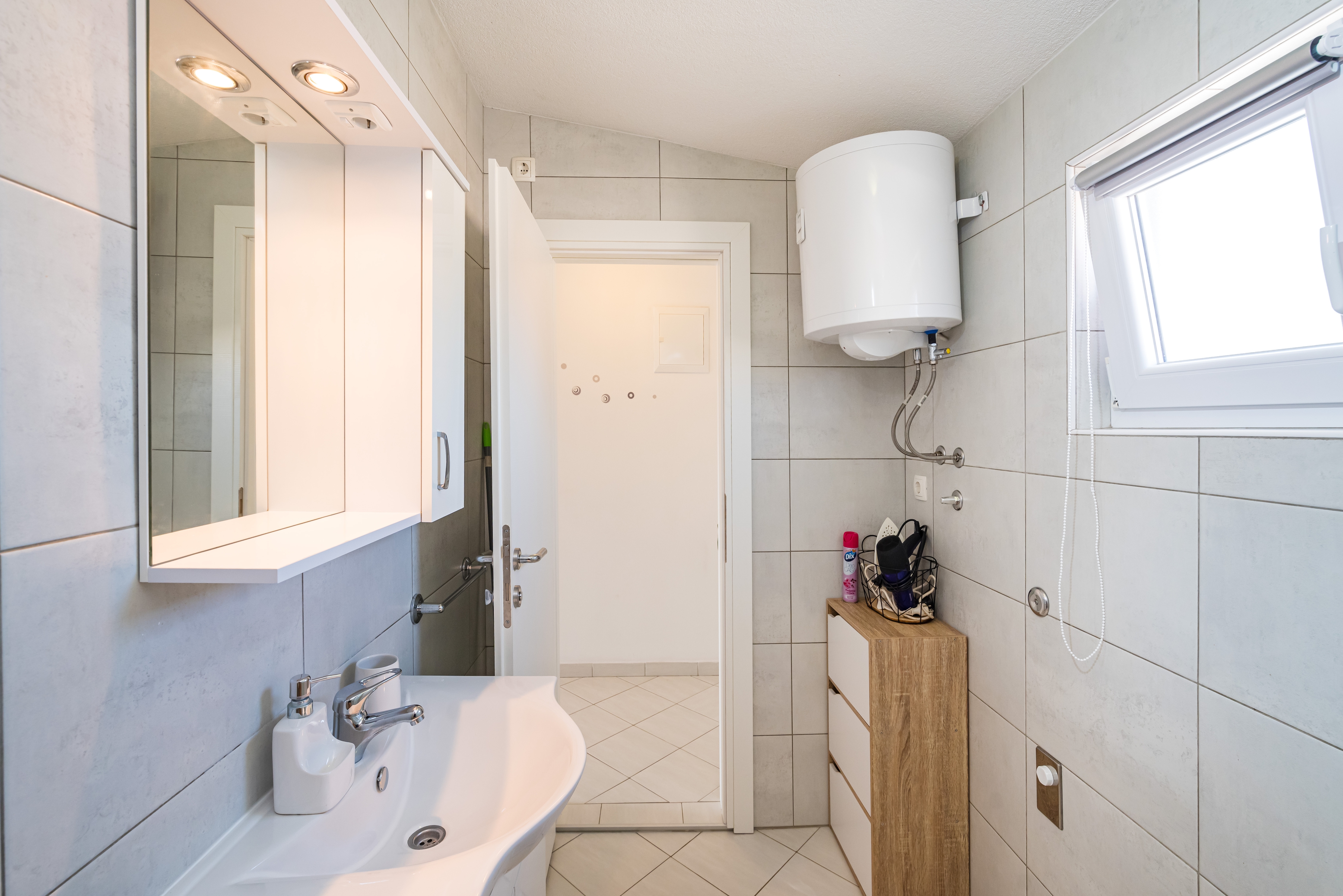 Two bedroom apartment with terrace Nin, Zadar  A-a