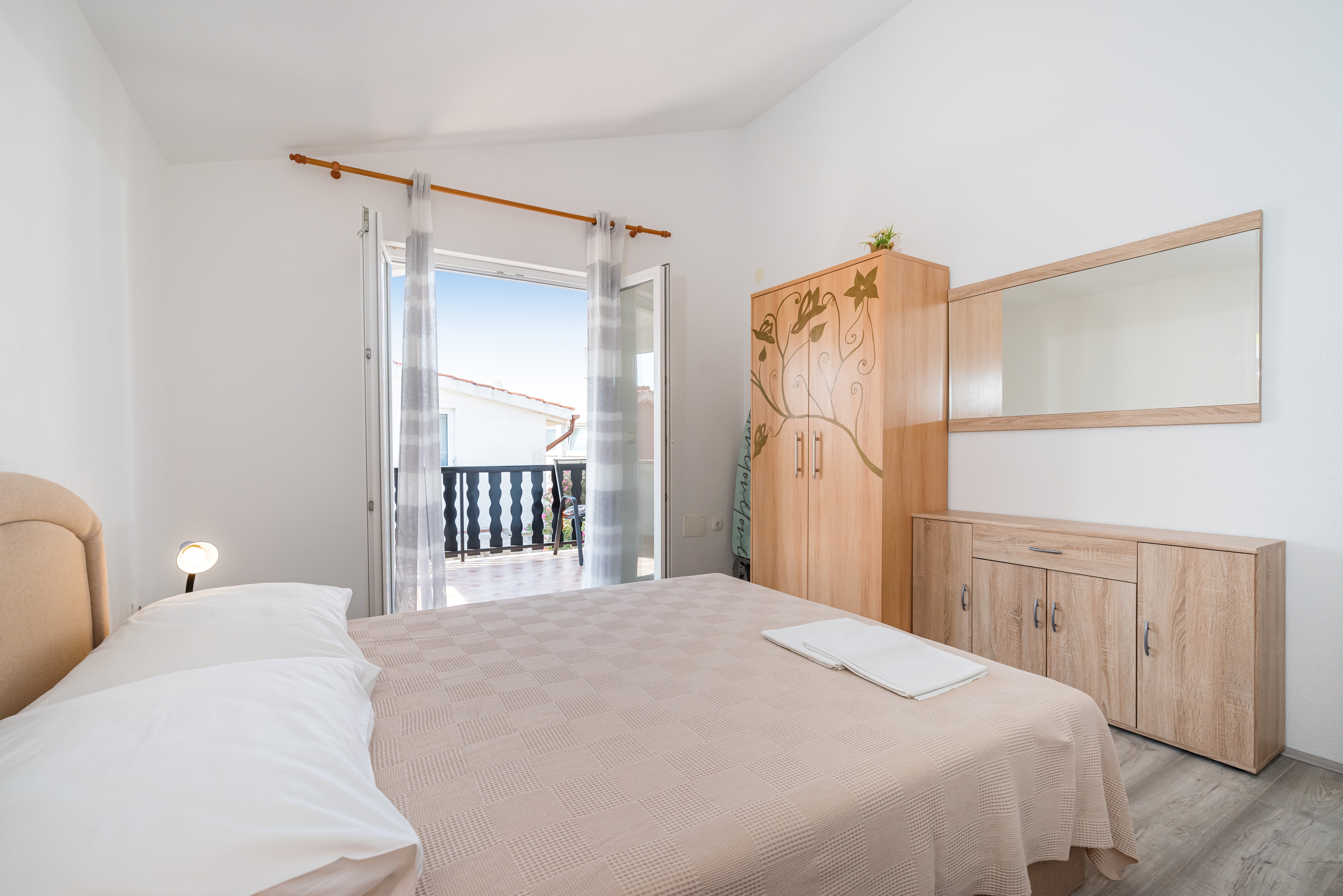 Two bedroom apartment with terrace Nin, Zadar  A-a