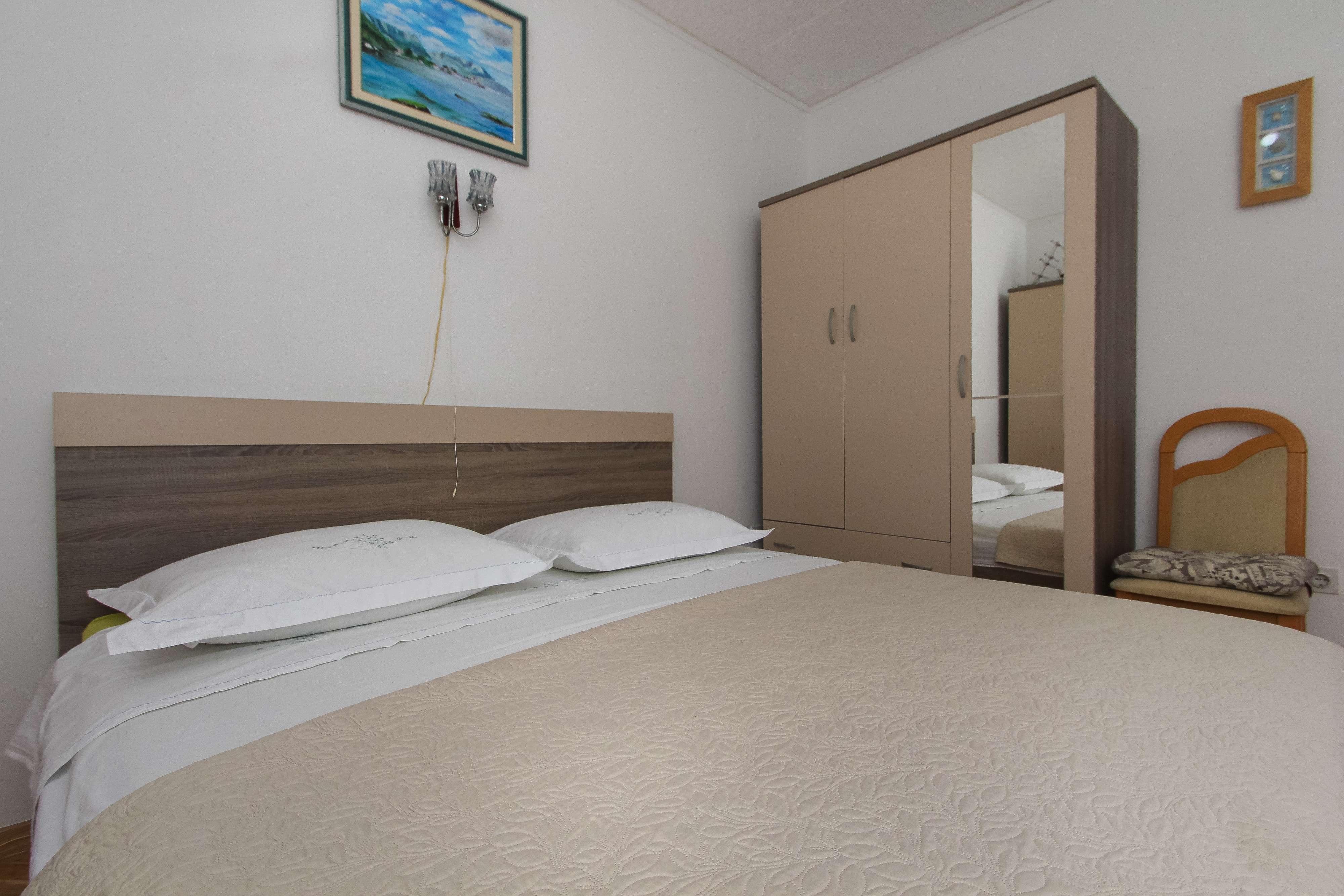 Two bedroom apartment with terrace and sea view Kaštel Sućurac, Kaštela  A-a