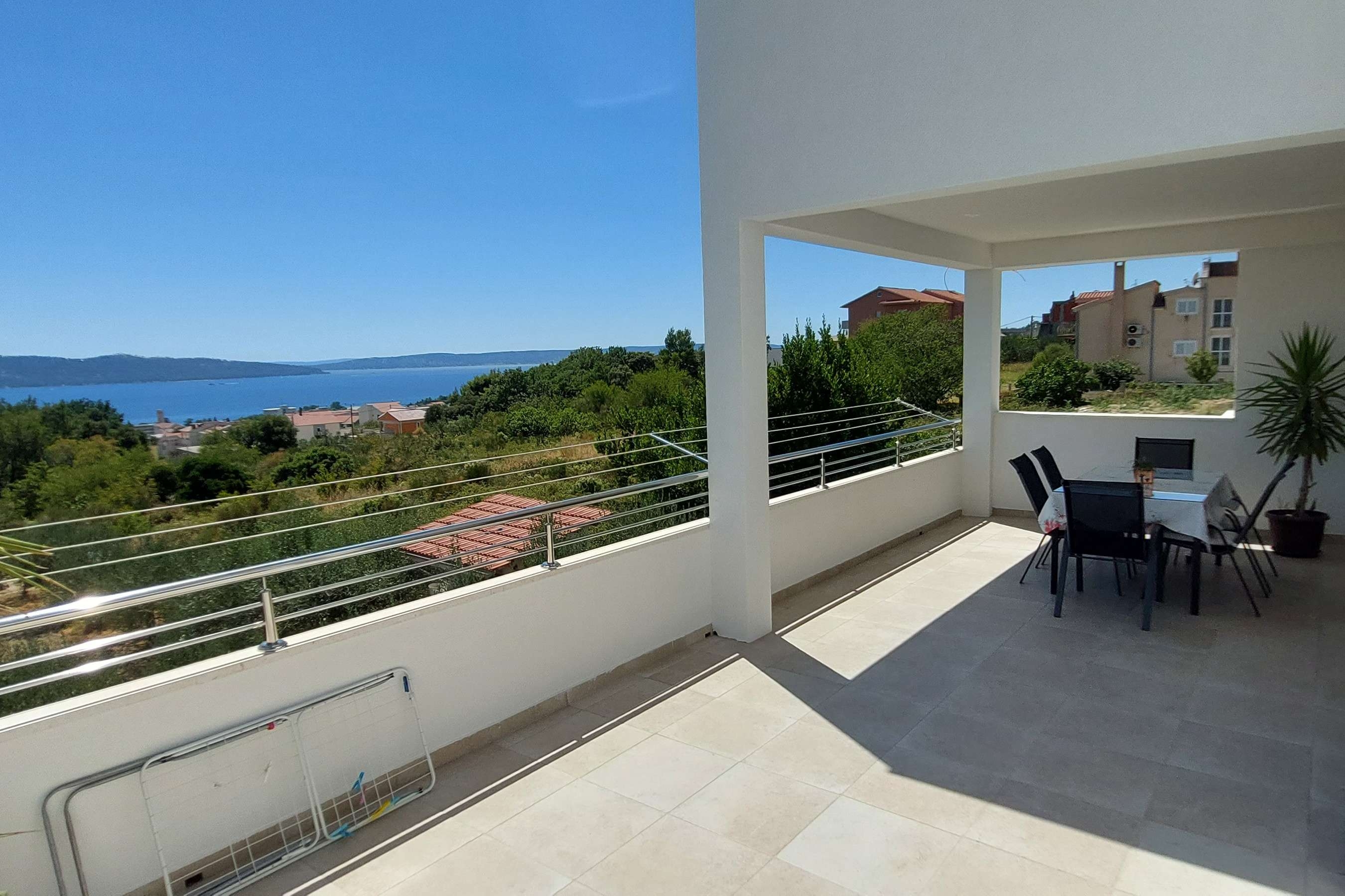 Two bedroom apartment with terrace and sea view Kaštel Sućurac, Kaštela  A-a