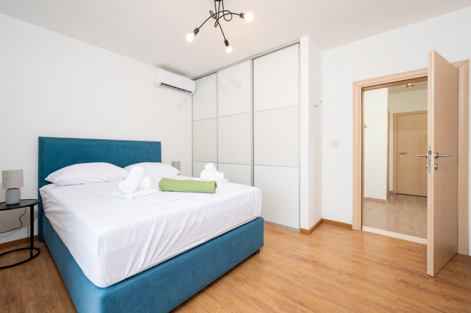 Two bedroom apartment with terrace and sea view Okrug Gornji, Čiovo  A-a