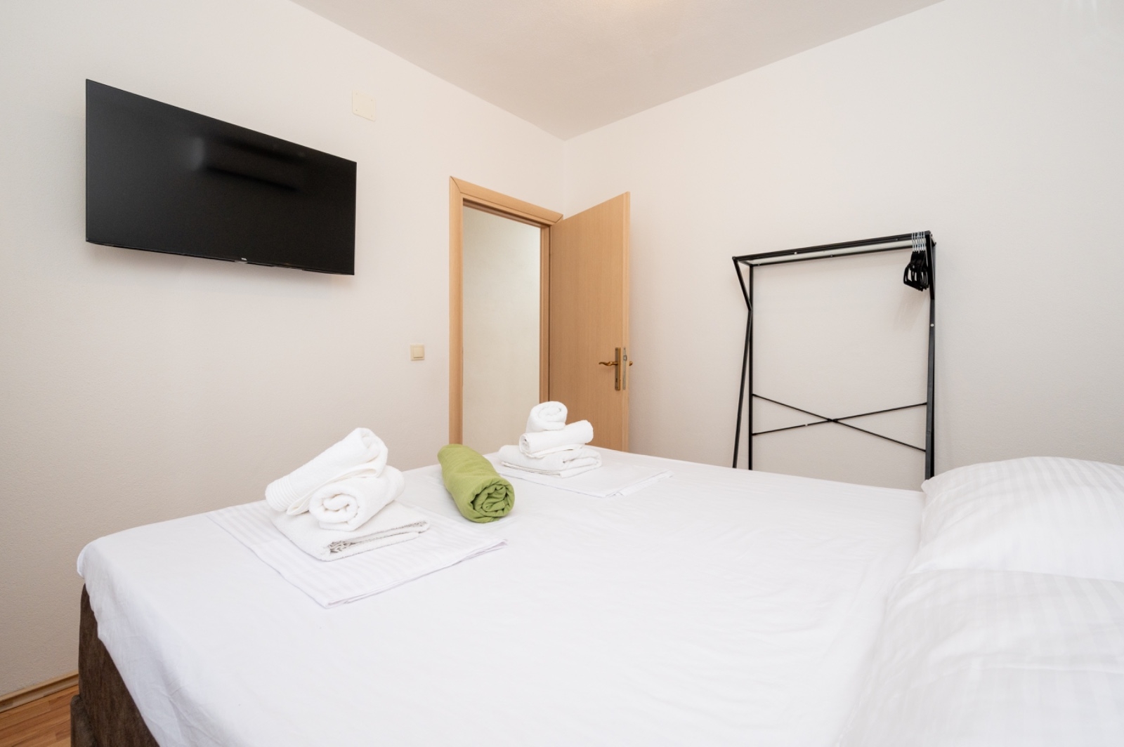 Two bedroom apartment with terrace and sea view Okrug Gornji, Čiovo  A-a