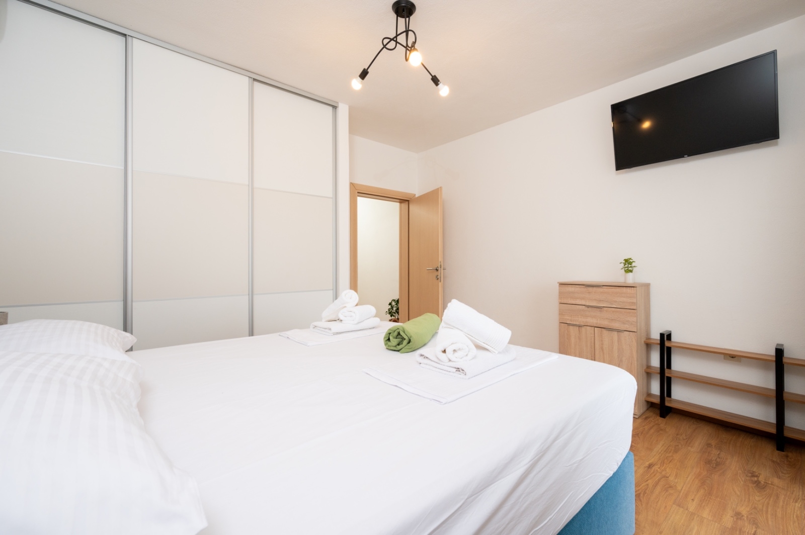 Two bedroom apartment with terrace and sea view Okrug Gornji, Čiovo  A-a