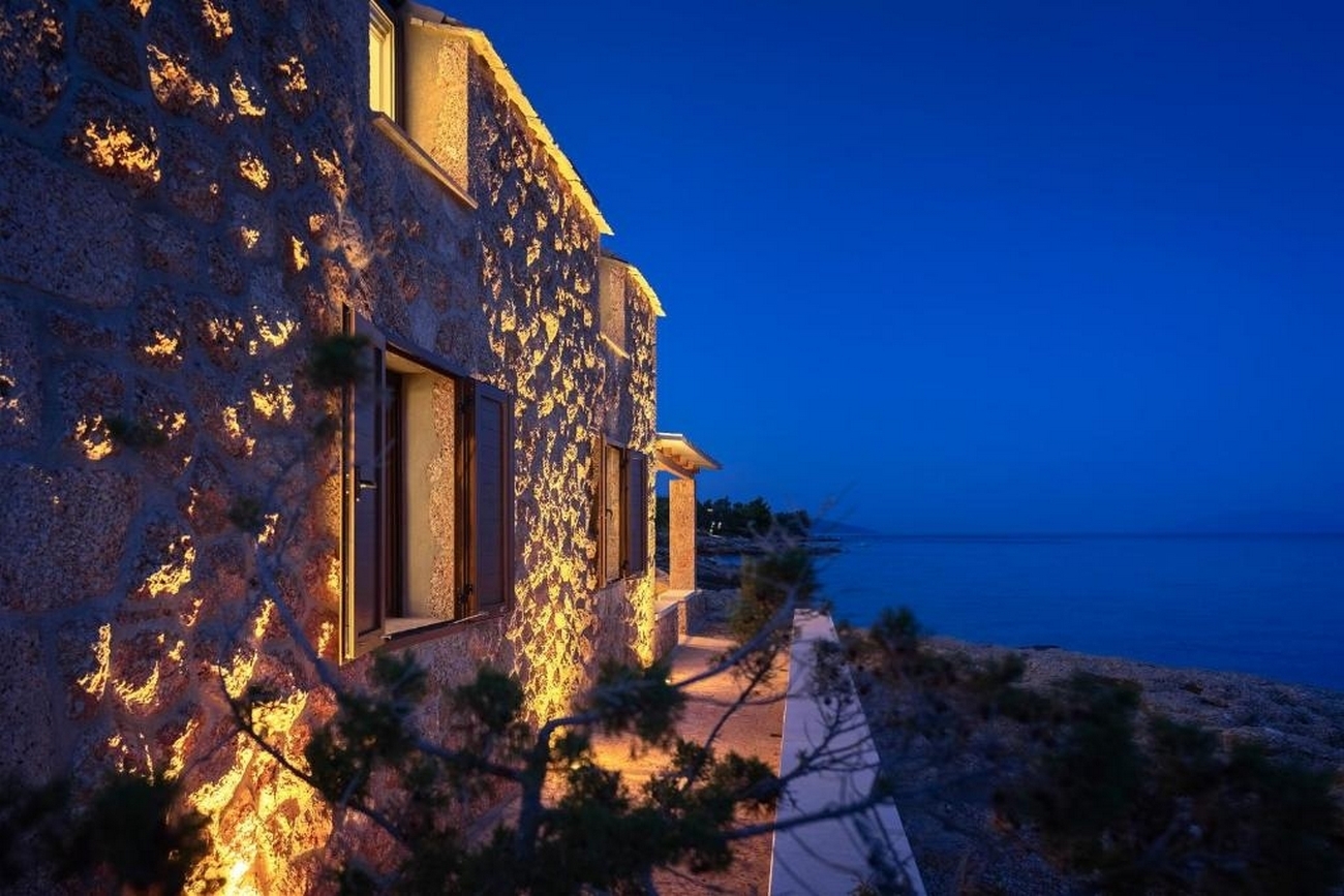 Two bedroom house near beach Zavala, Hvar (K-23508) Two bedroom house near beach Zavala, Hvar (K-23508)