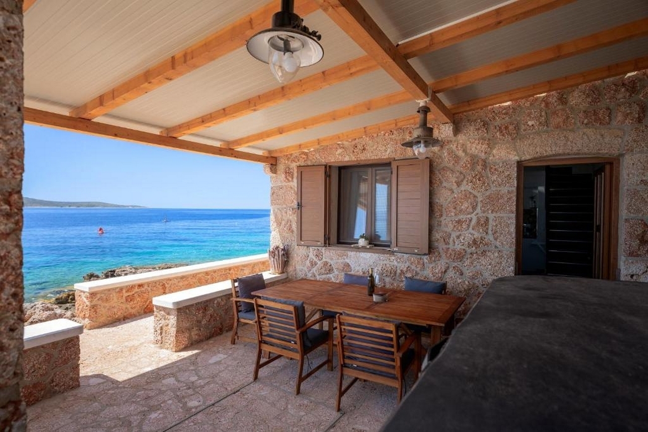 Two bedroom house near beach Zavala, Hvar  K