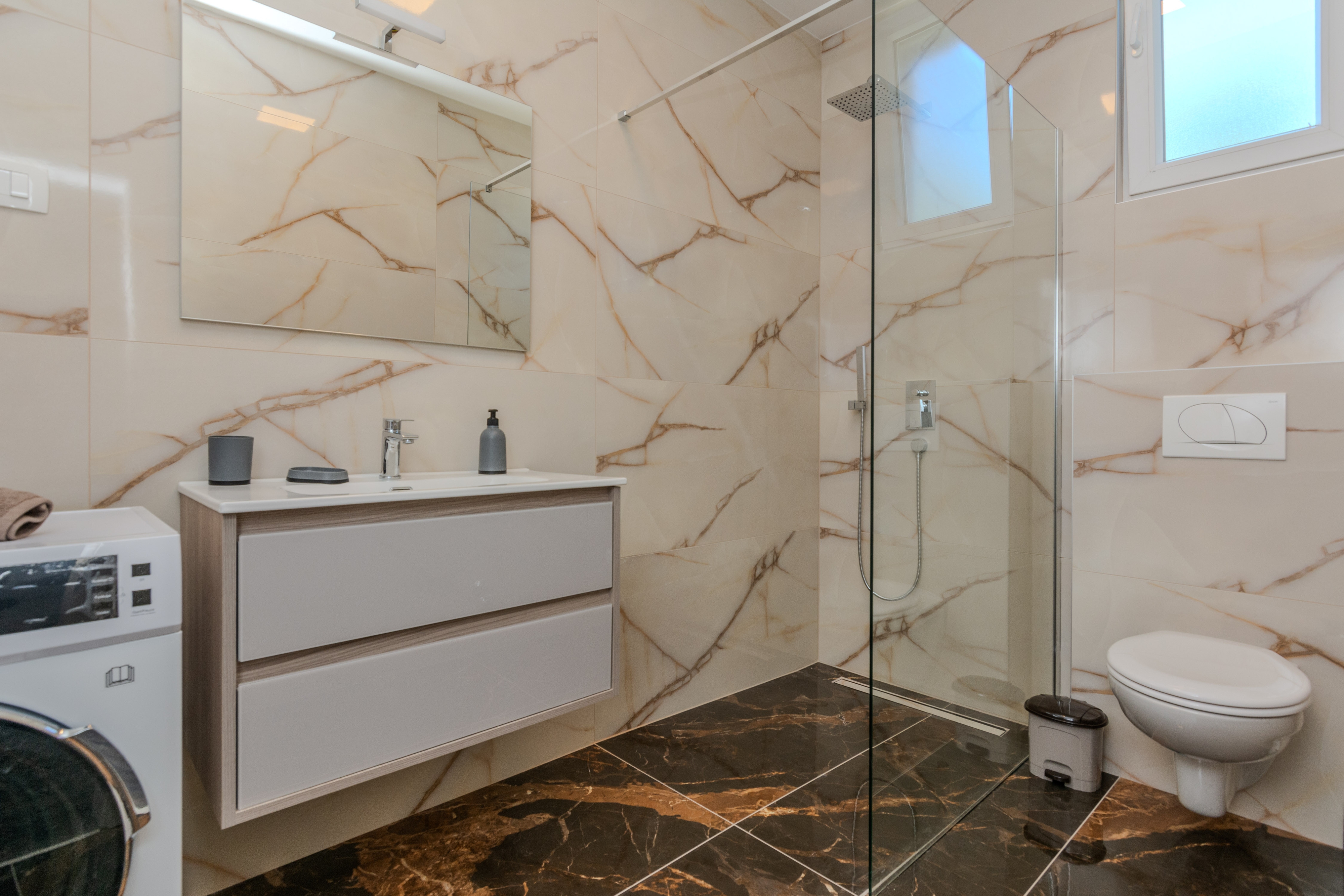 Four bedroom house with terrace Vir - Lozice, Vir  K