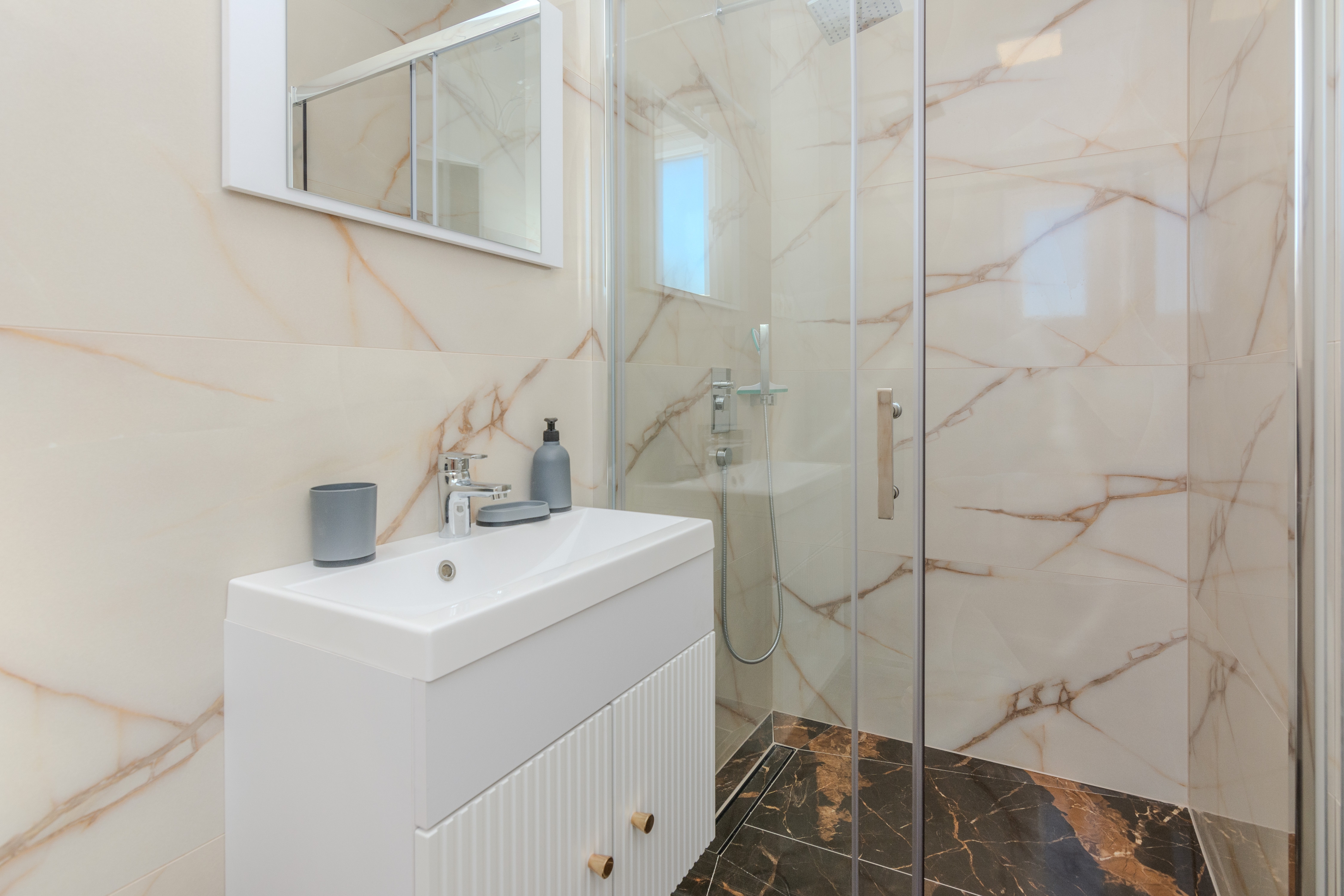 Four bedroom house with terrace Vir - Lozice, Vir  K