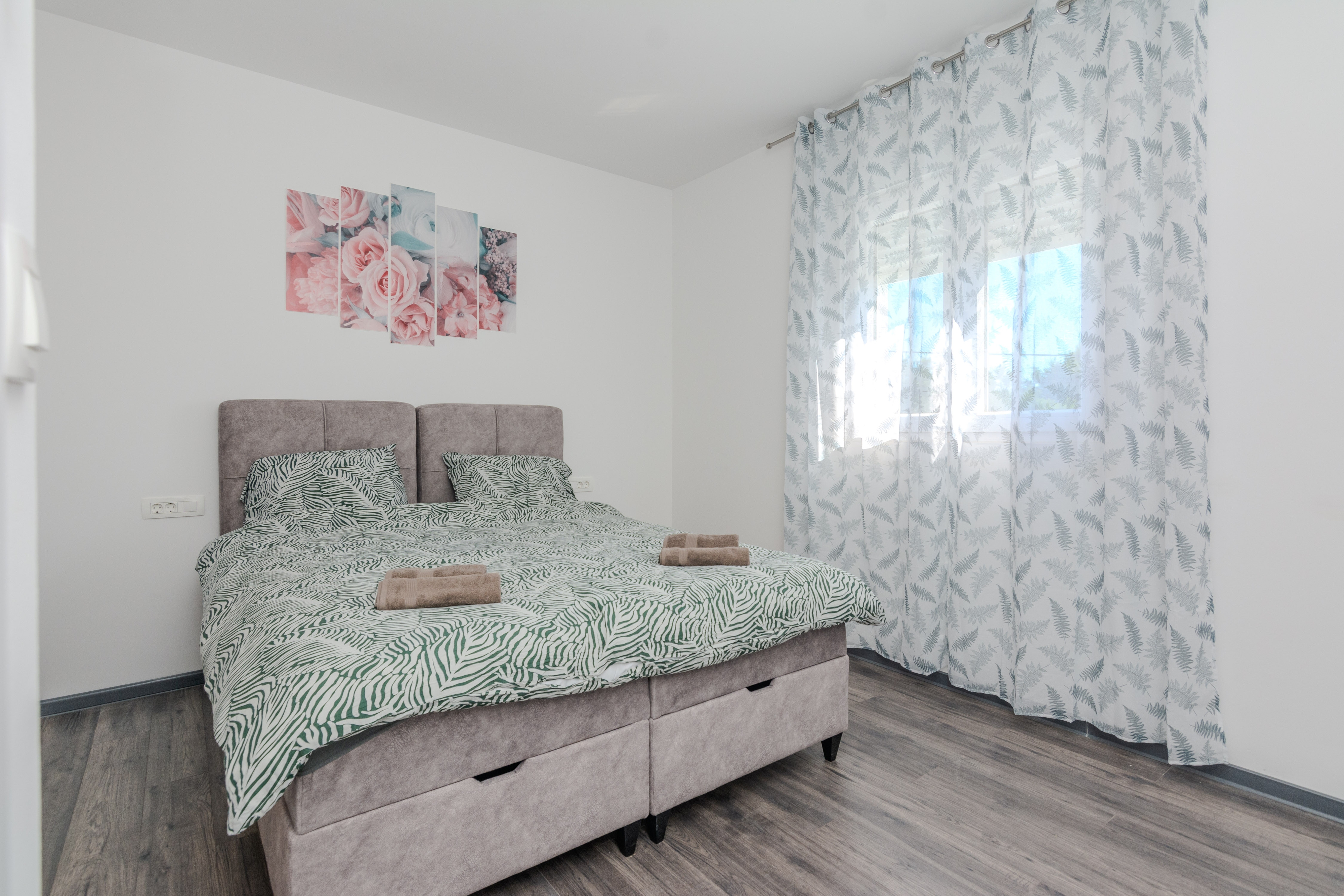 Four bedroom house with terrace Vir - Lozice, Vir  K