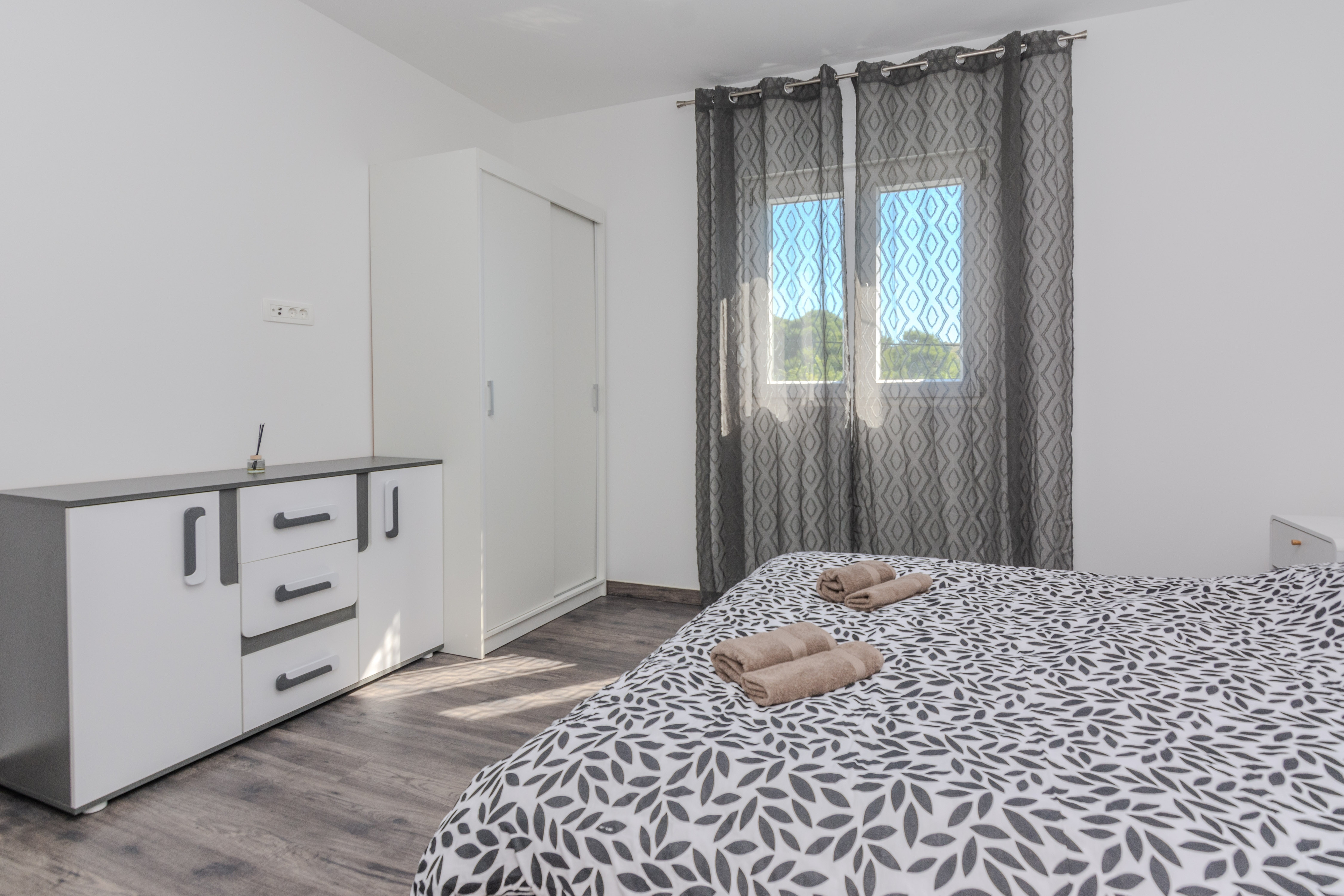 Four bedroom house with terrace Vir - Lozice, Vir  K