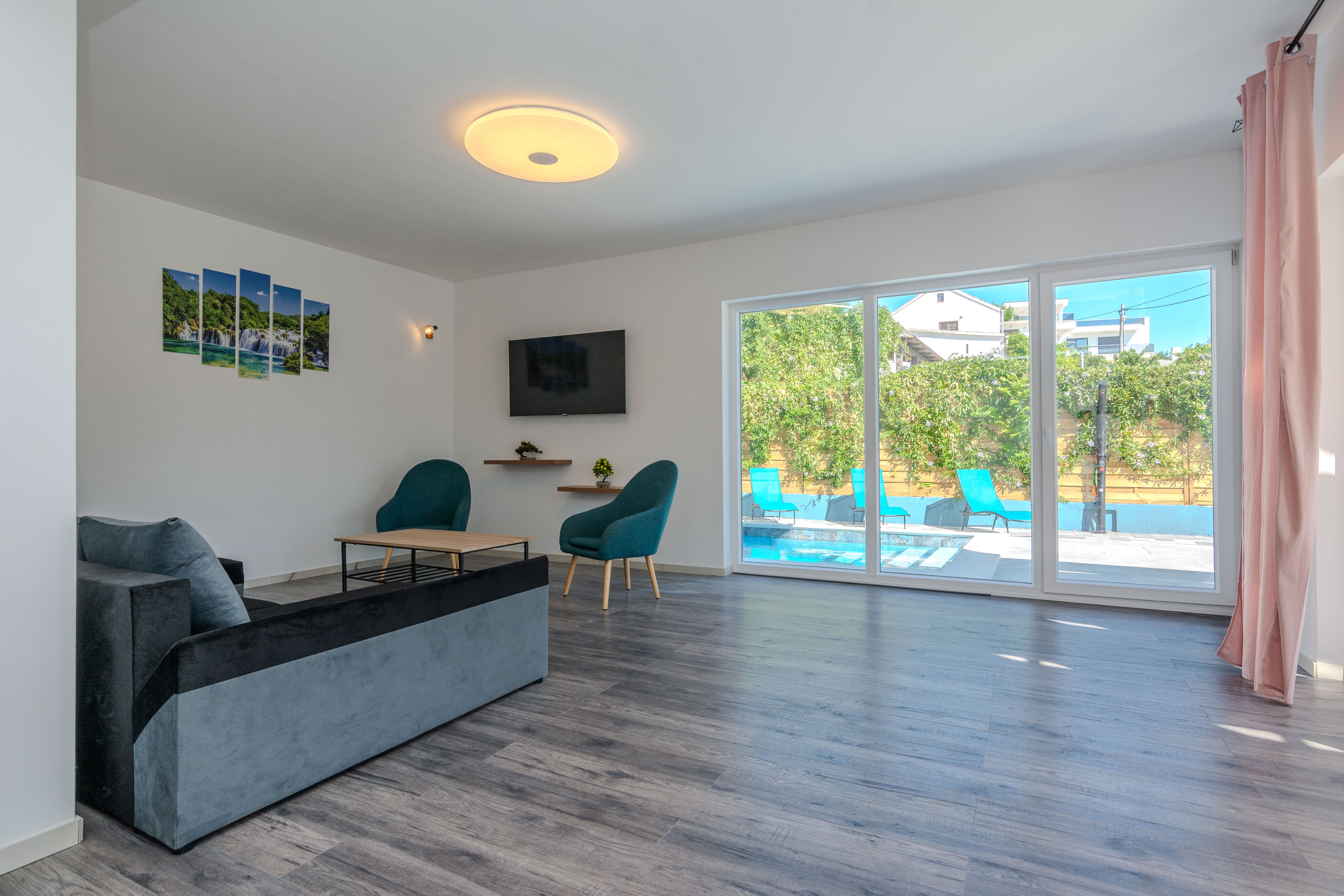 Four-bedroom house with terrace Vir - Lozice, Vir (K-23513)