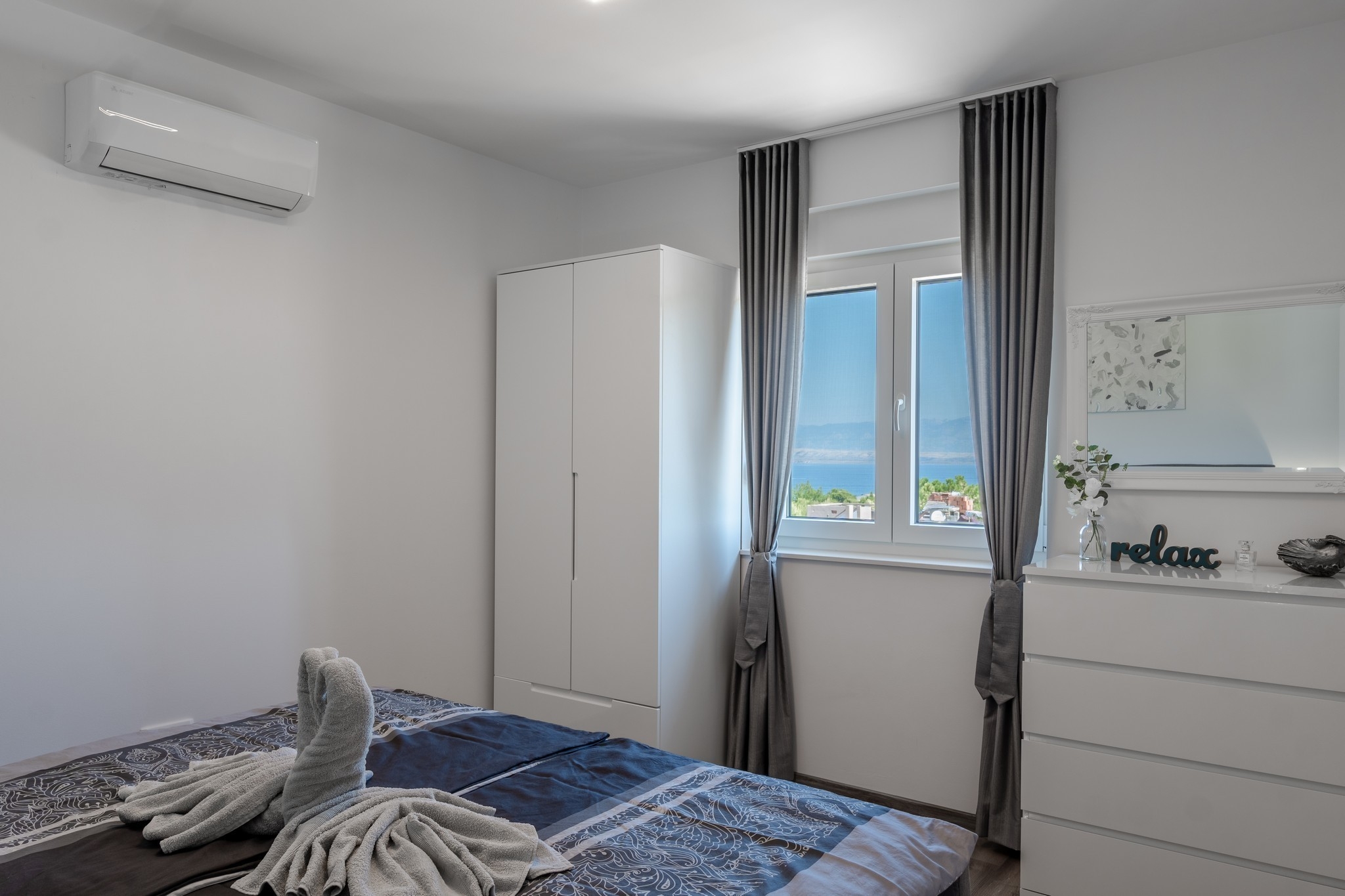Two bedroom apartment with terrace and sea view Vir - Lozice, Vir  A-a