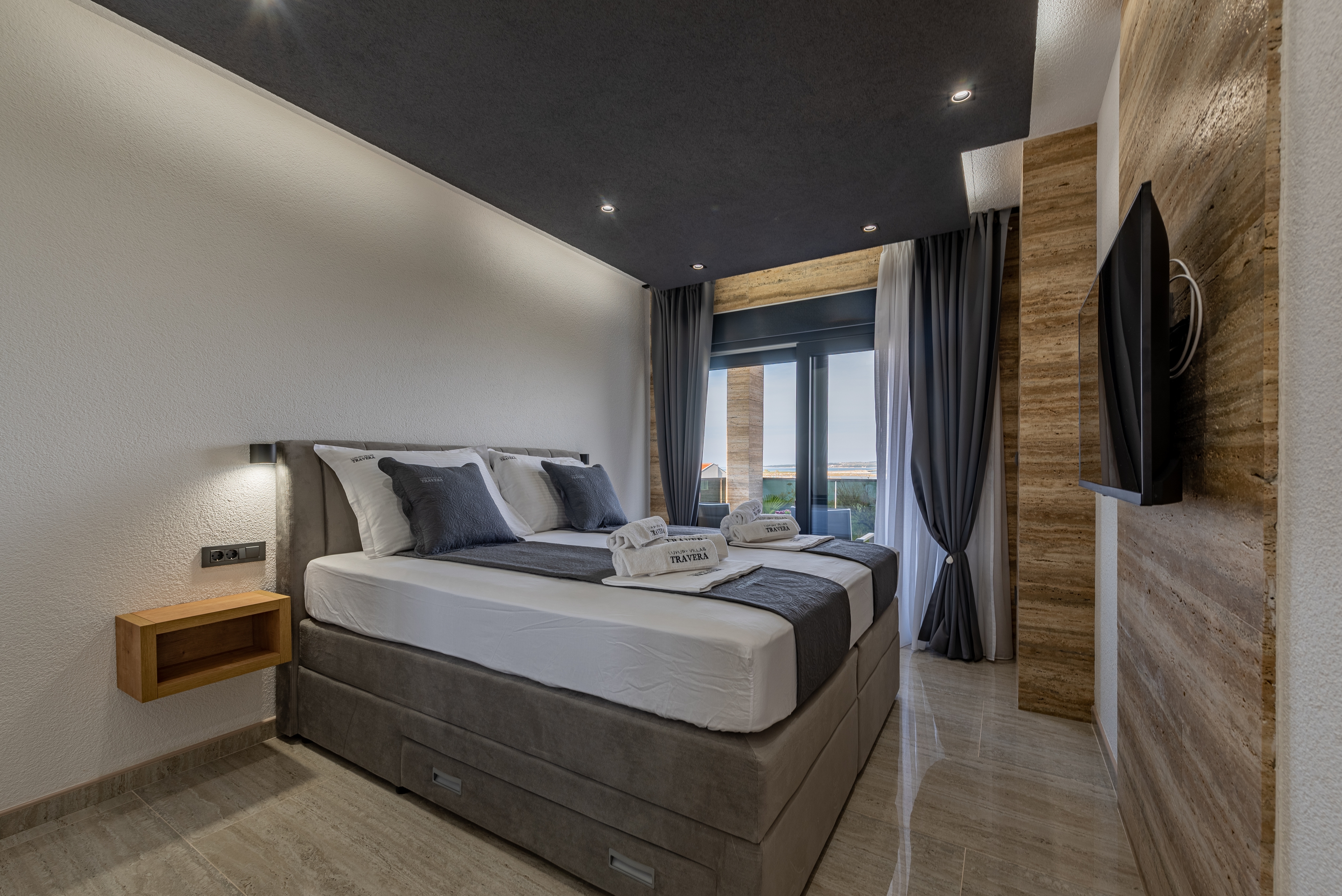 Comfortable and spacious house with terrace and sea view Privlaka, Zadar  K