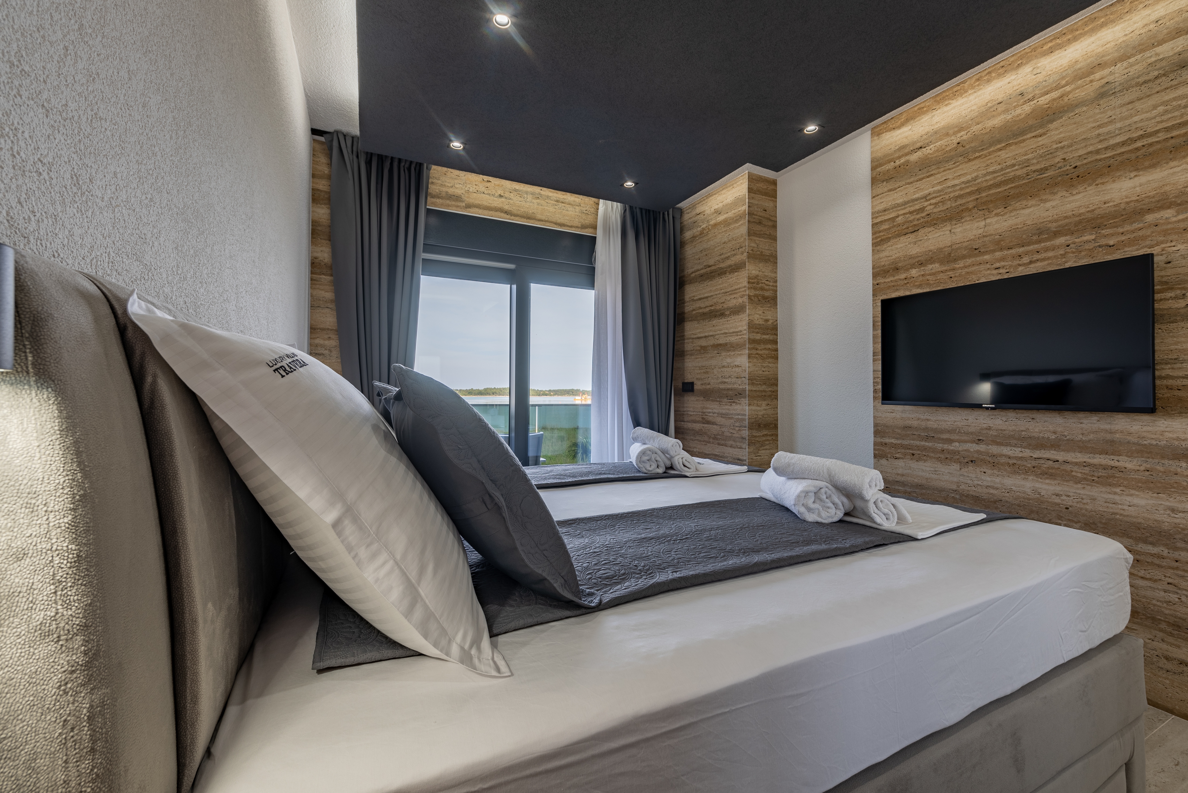 Comfortable and spacious house with terrace and sea view Privlaka, Zadar  K