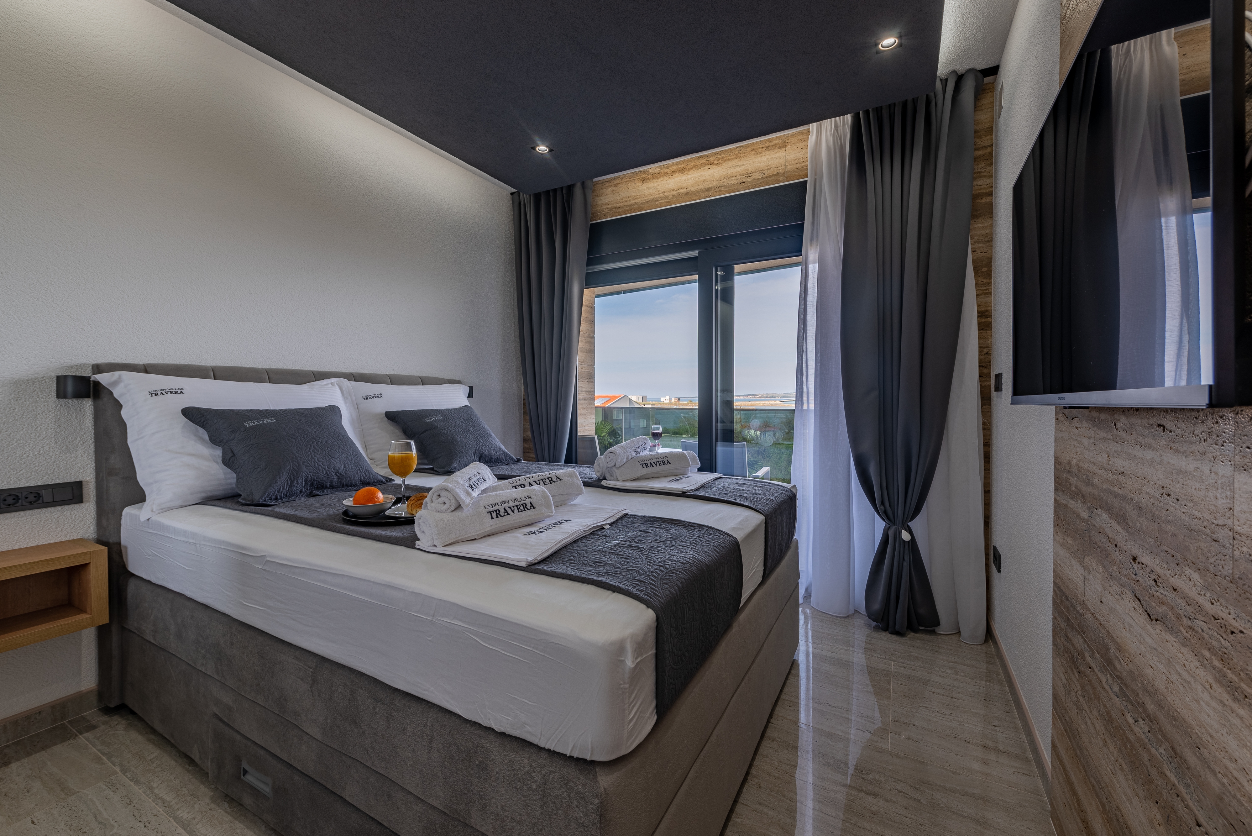 Comfortable and spacious house with terrace and sea view Privlaka, Zadar  K