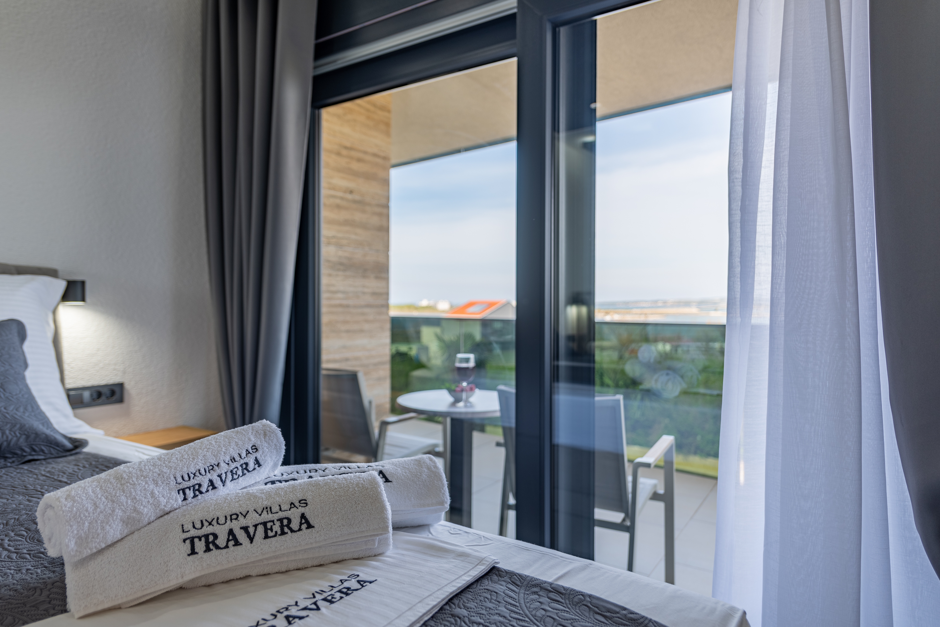 Comfortable and spacious house with terrace and sea view Privlaka, Zadar  K