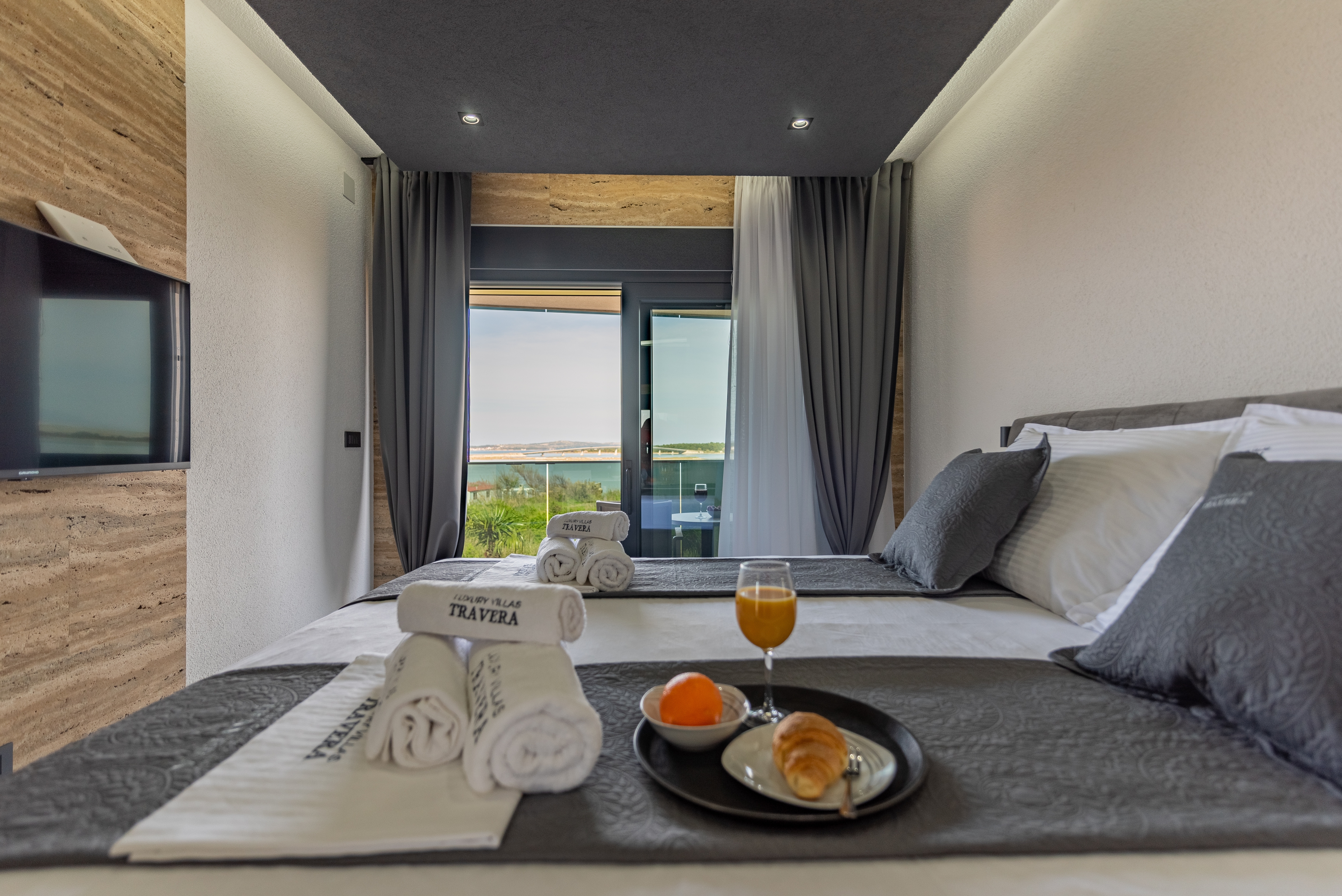Comfortable and spacious house with terrace and sea view Privlaka, Zadar  K