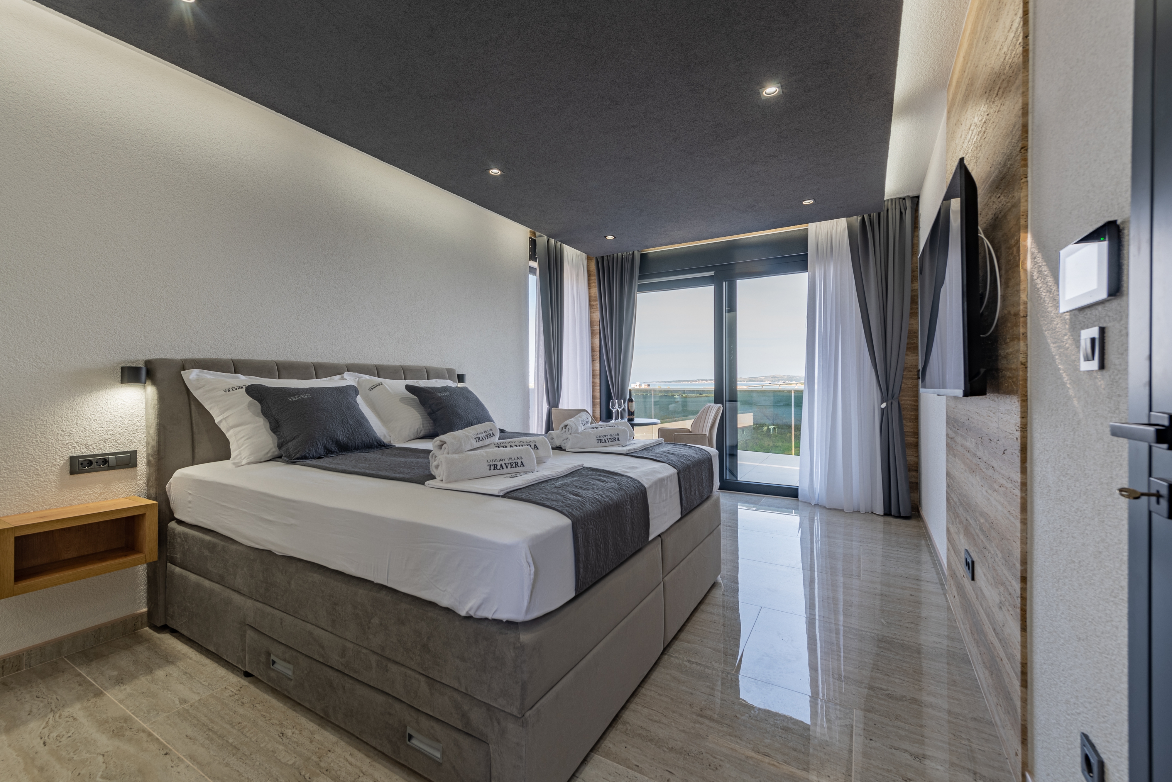 Comfortable and spacious house with terrace and sea view Privlaka, Zadar  K