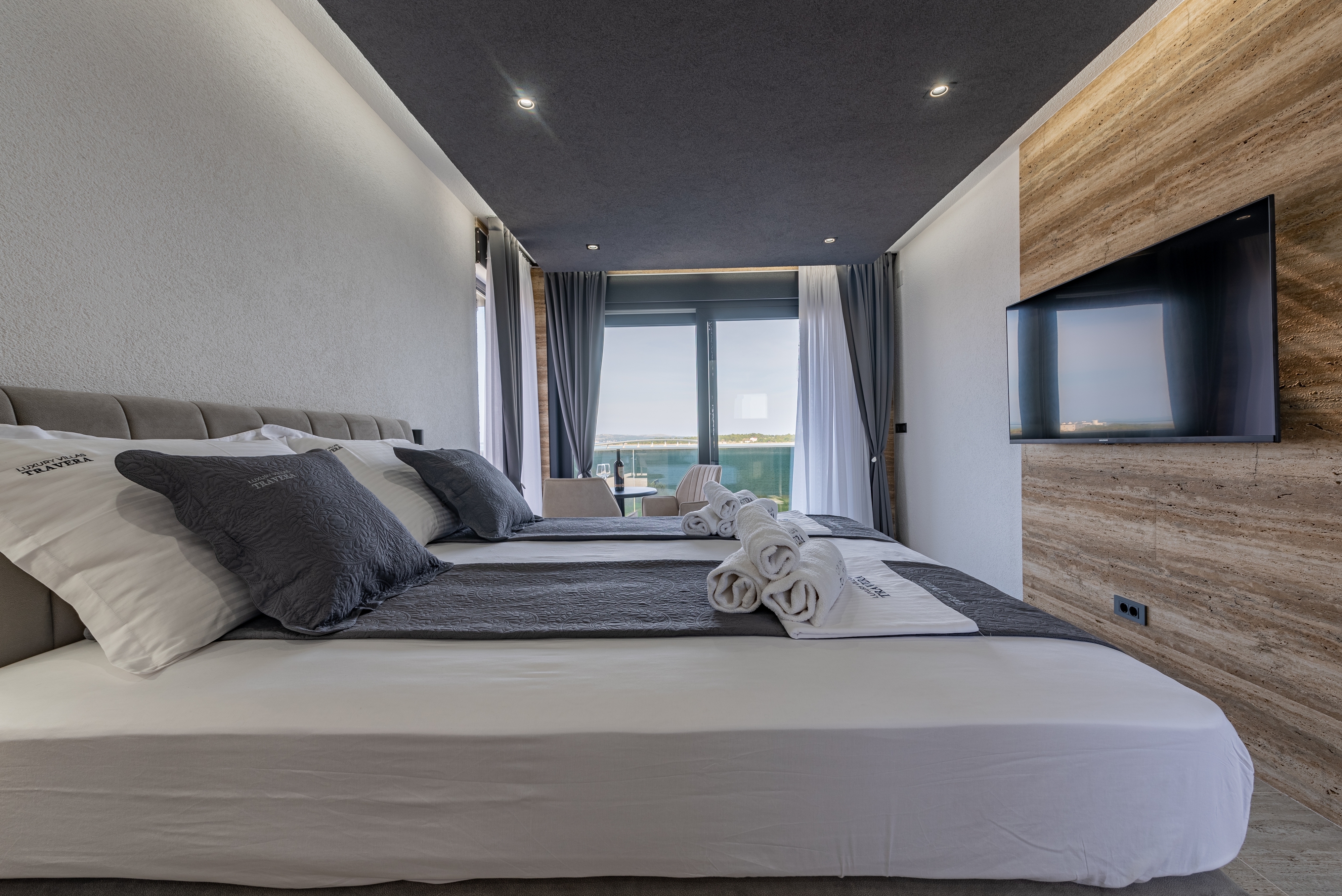 Comfortable and spacious house with terrace and sea view Privlaka, Zadar  K