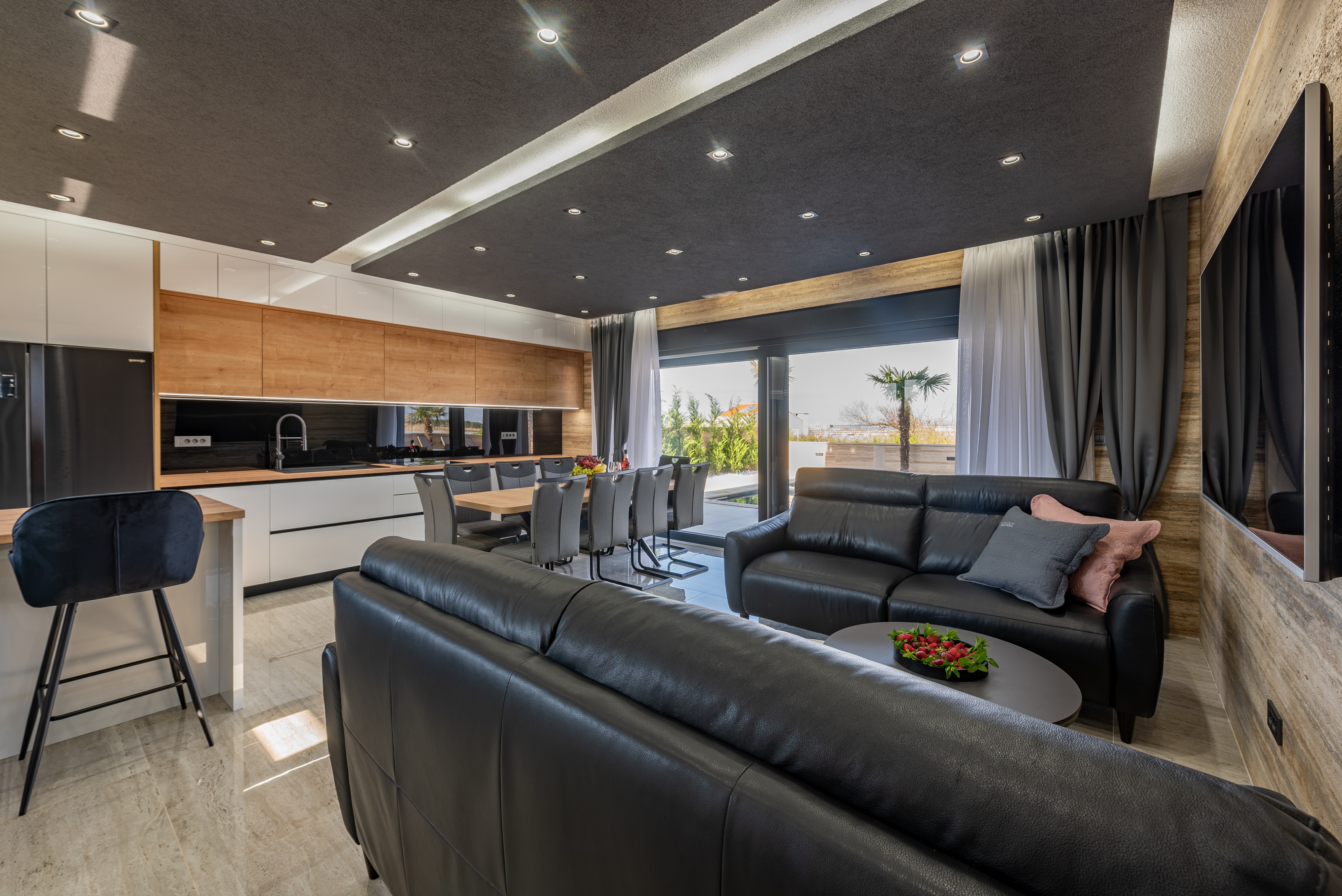 Comfortable and spacious house with terrace and sea view Privlaka, Zadar (K-23517)