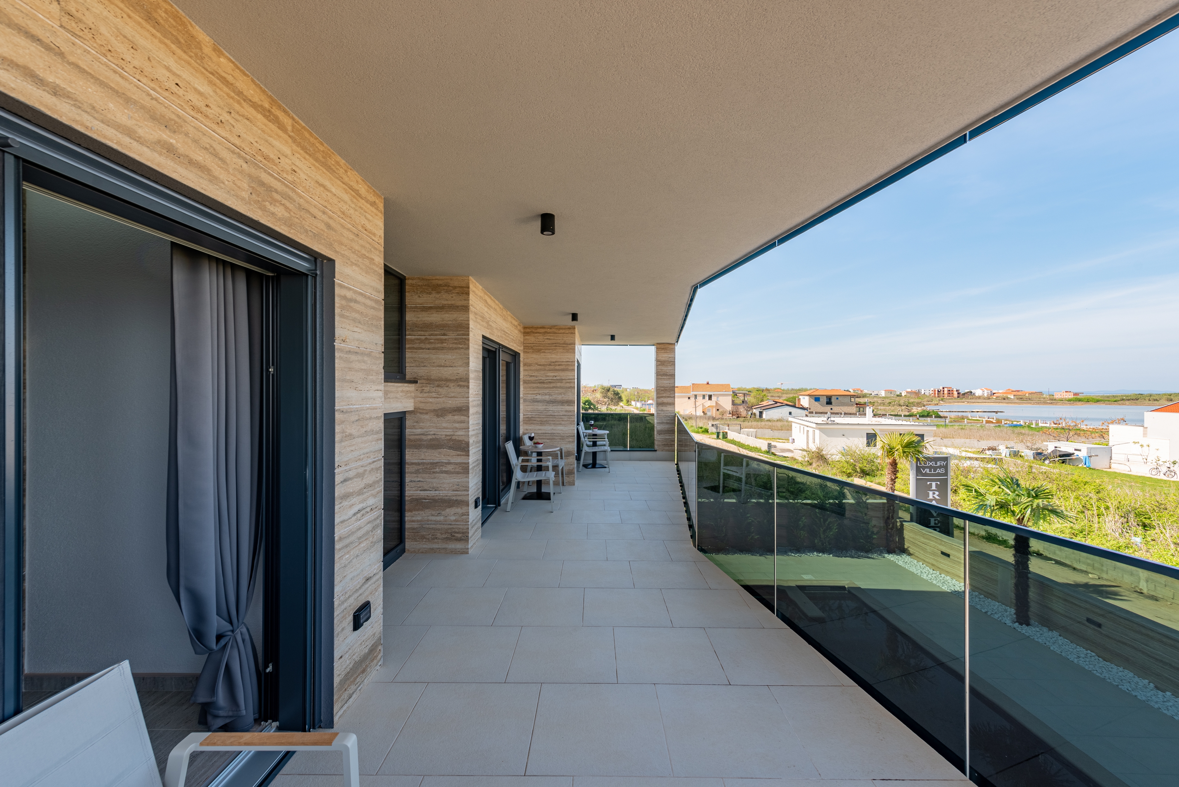Comfortable and spacious house with terrace and sea view Privlaka, Zadar  K